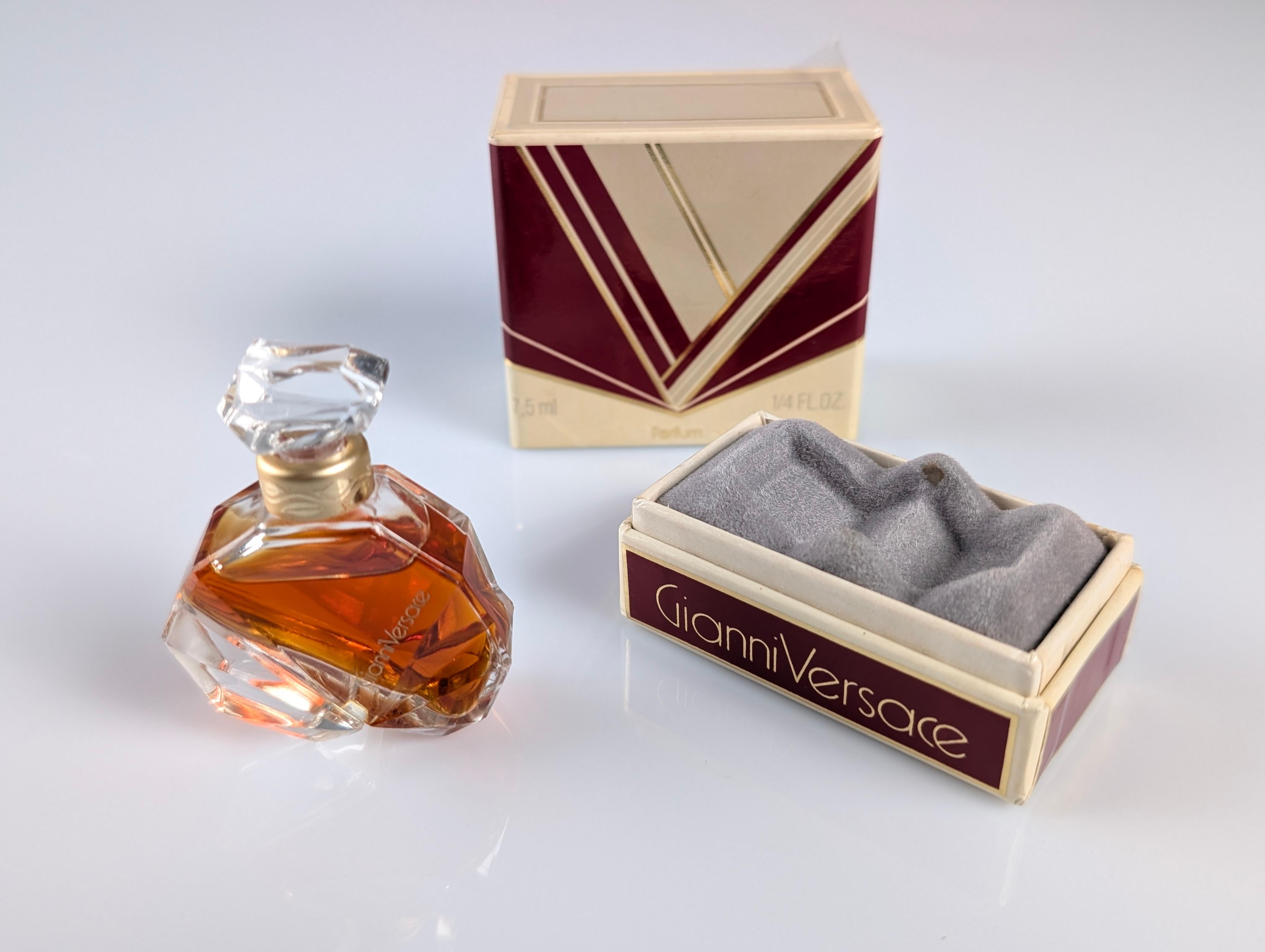 Gianni Versace Pure Parfum Miniature 7.5 ml, Rare 1981 mit Originalverpackung (Italienisch) im Angebot