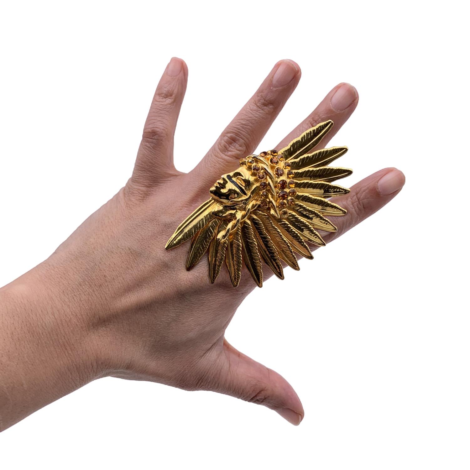 Gianni Versace Rare Gold Metal Native American Indian Crystals Ring In Excellent Condition For Sale In Rome, Rome