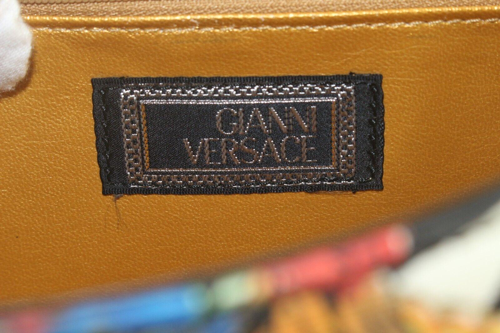 Gianni Versace Rare Psychedelic Illusion Crossbody 1GV912K For Sale 2