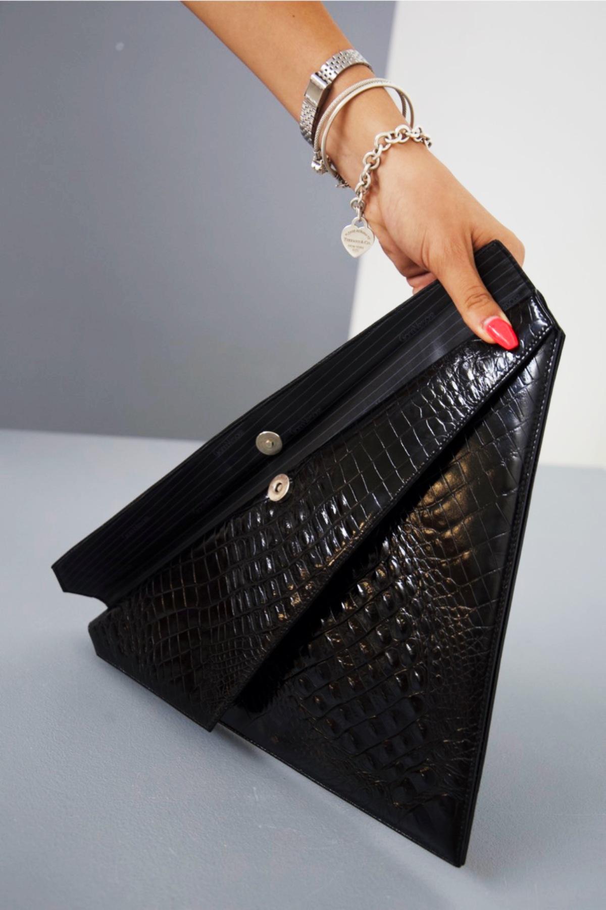 Gianni Versace Rare Triangular Black Clutch Bag 8
