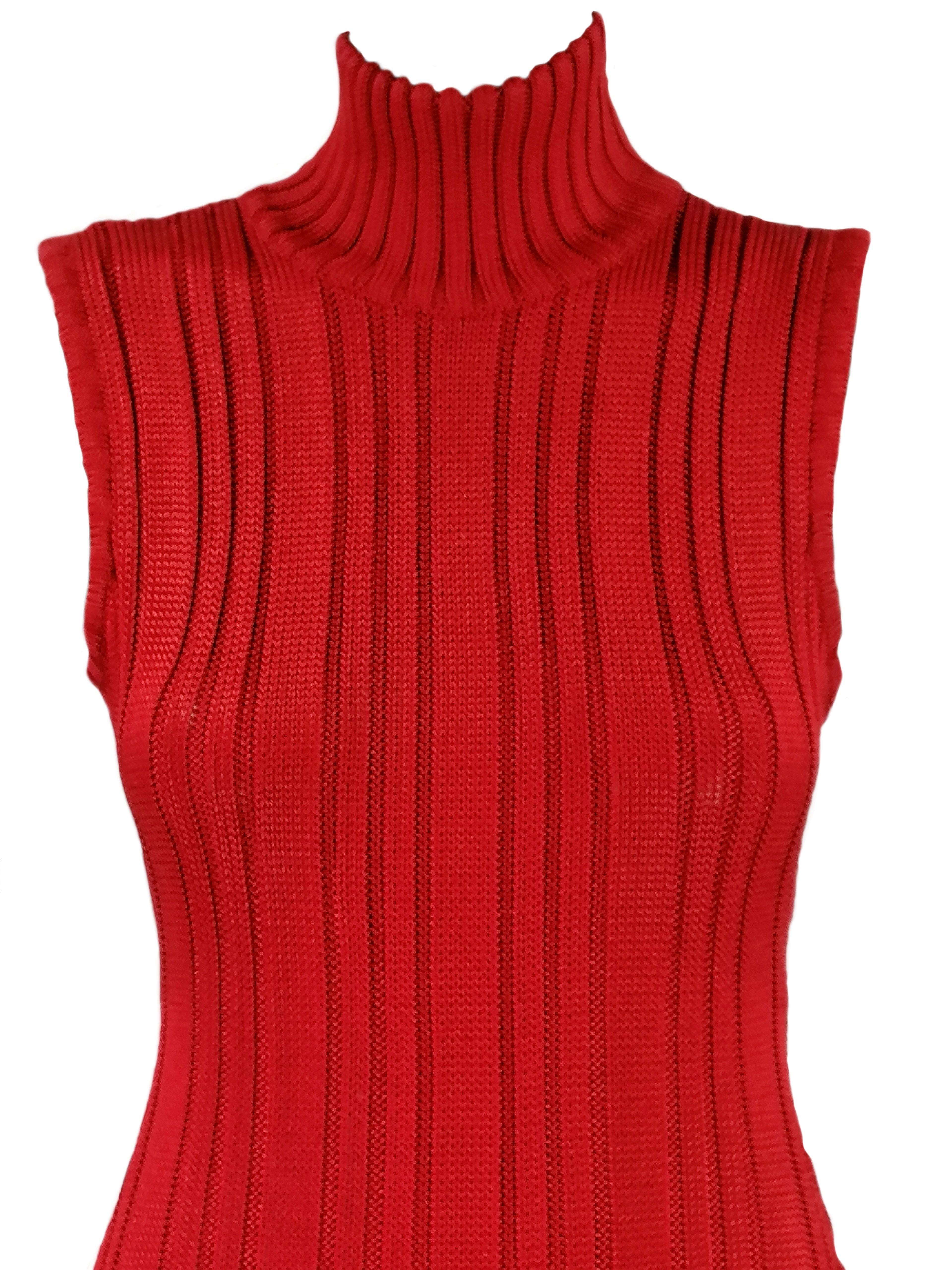 GIANNI VERSACE red ruby long knitted dress In Good Condition For Sale In Rubiera, RE