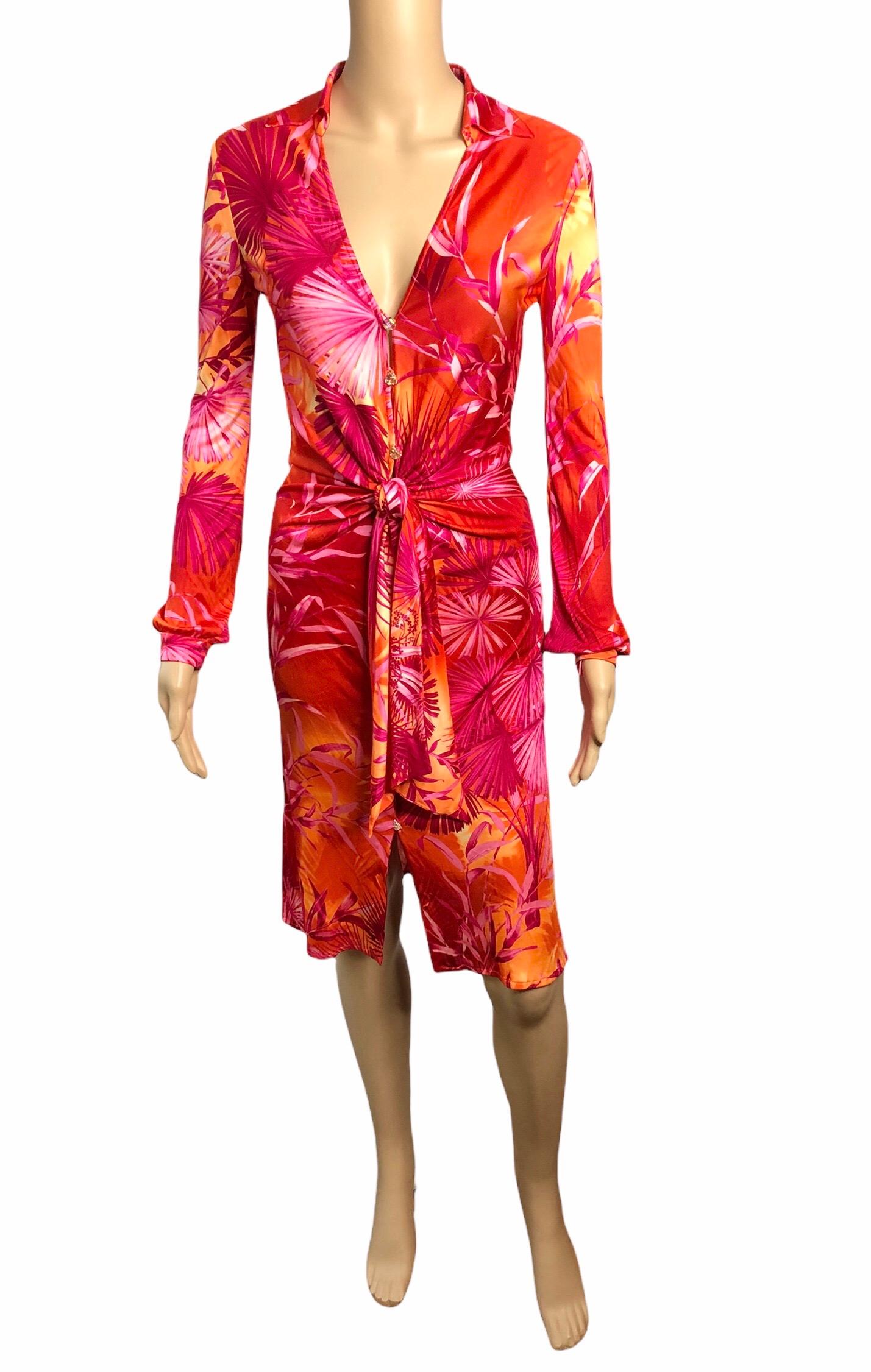 Gianni Versace Runway S/S 2000 Vintage Tropical Print Plunging Neckline Dress In Good Condition For Sale In Naples, FL
