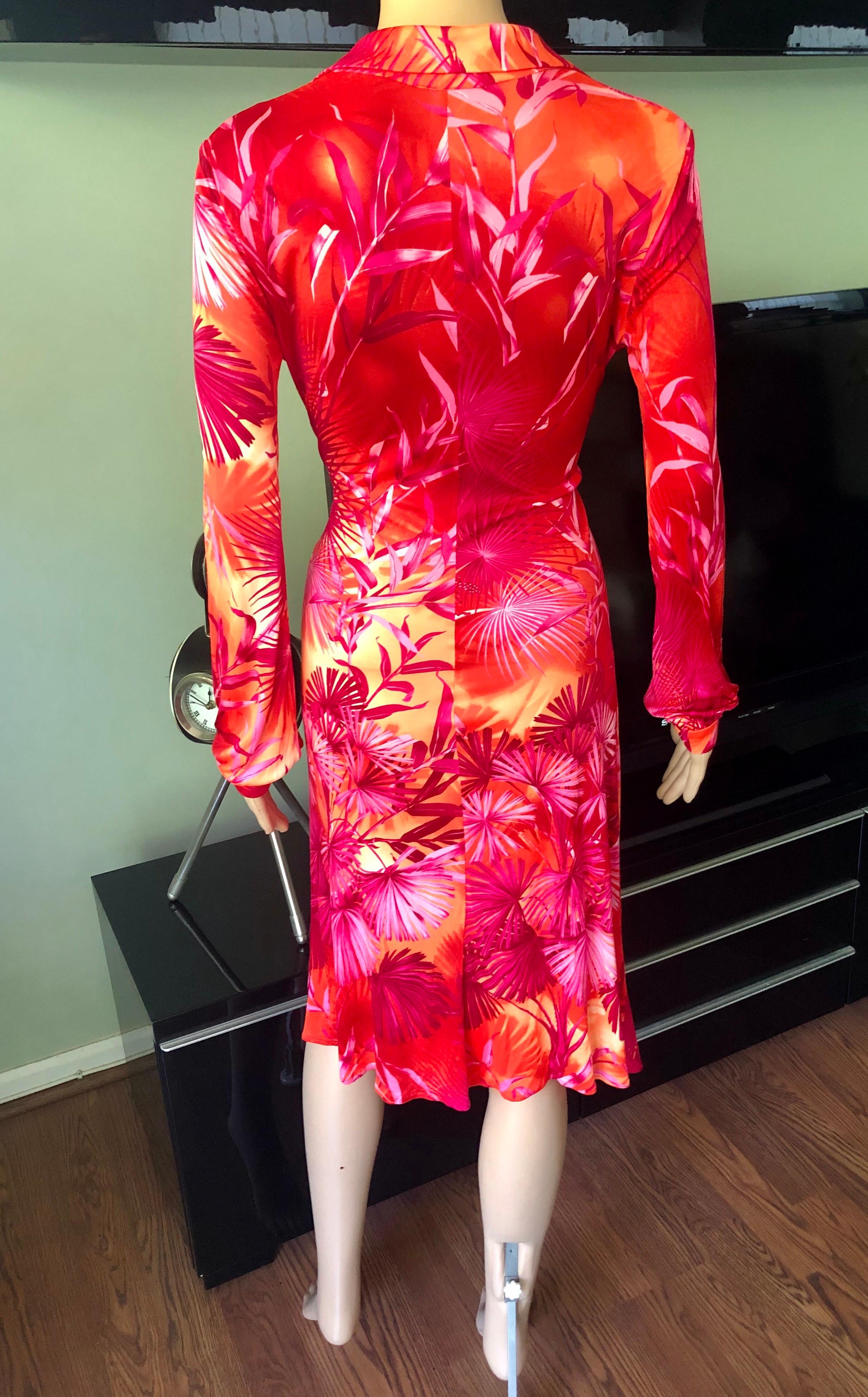 Gianni Versace Runway S/S 2000 Vintage Tropical Print Plunging Neckline Dress In Good Condition For Sale In Naples, FL