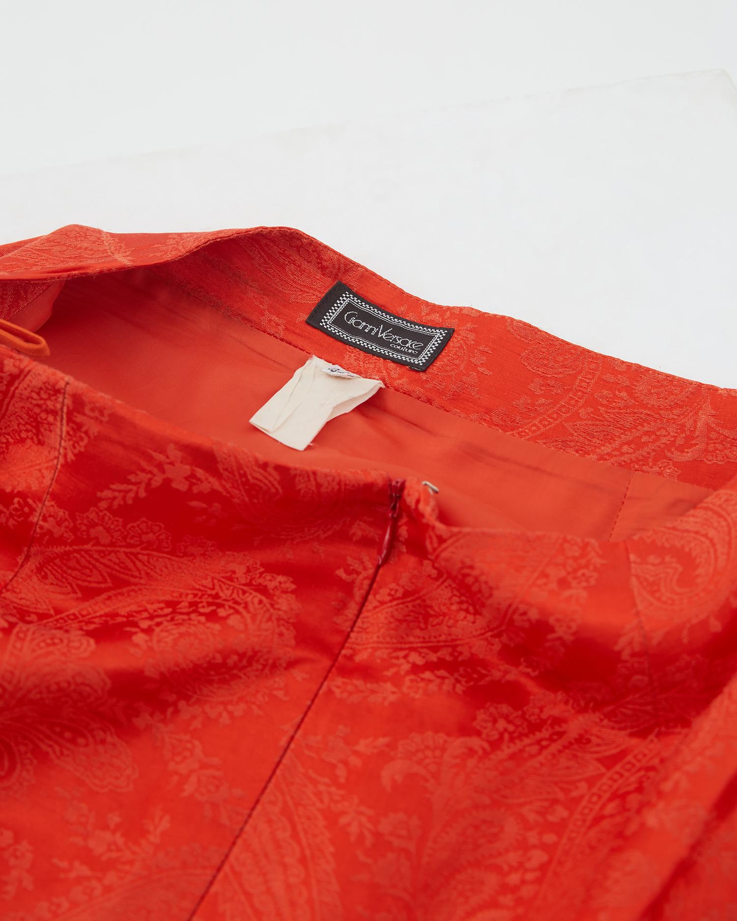 Gianni Versace S/S 1991 Orange silk paisley print blazer and skirt set For Sale 8