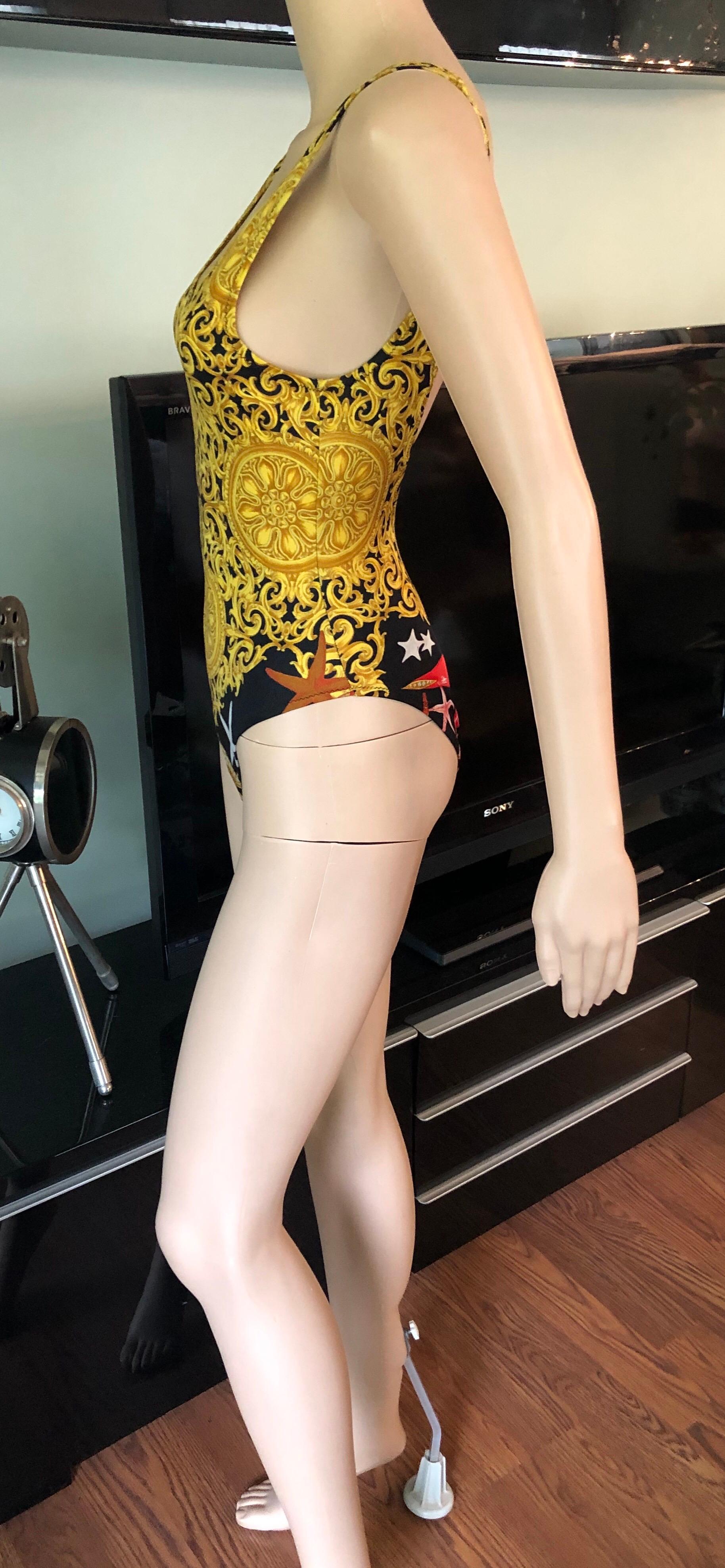 Maillot de bain de bain Gianni Versace S/S 1992 - Body baroque sans dos en forme de coquillage en vente 2