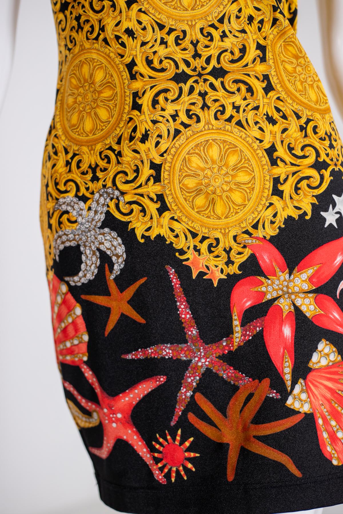 Gianni Versace Vintage S/S 1992 Baroque Fitted Dress  In Good Condition In Milano, IT