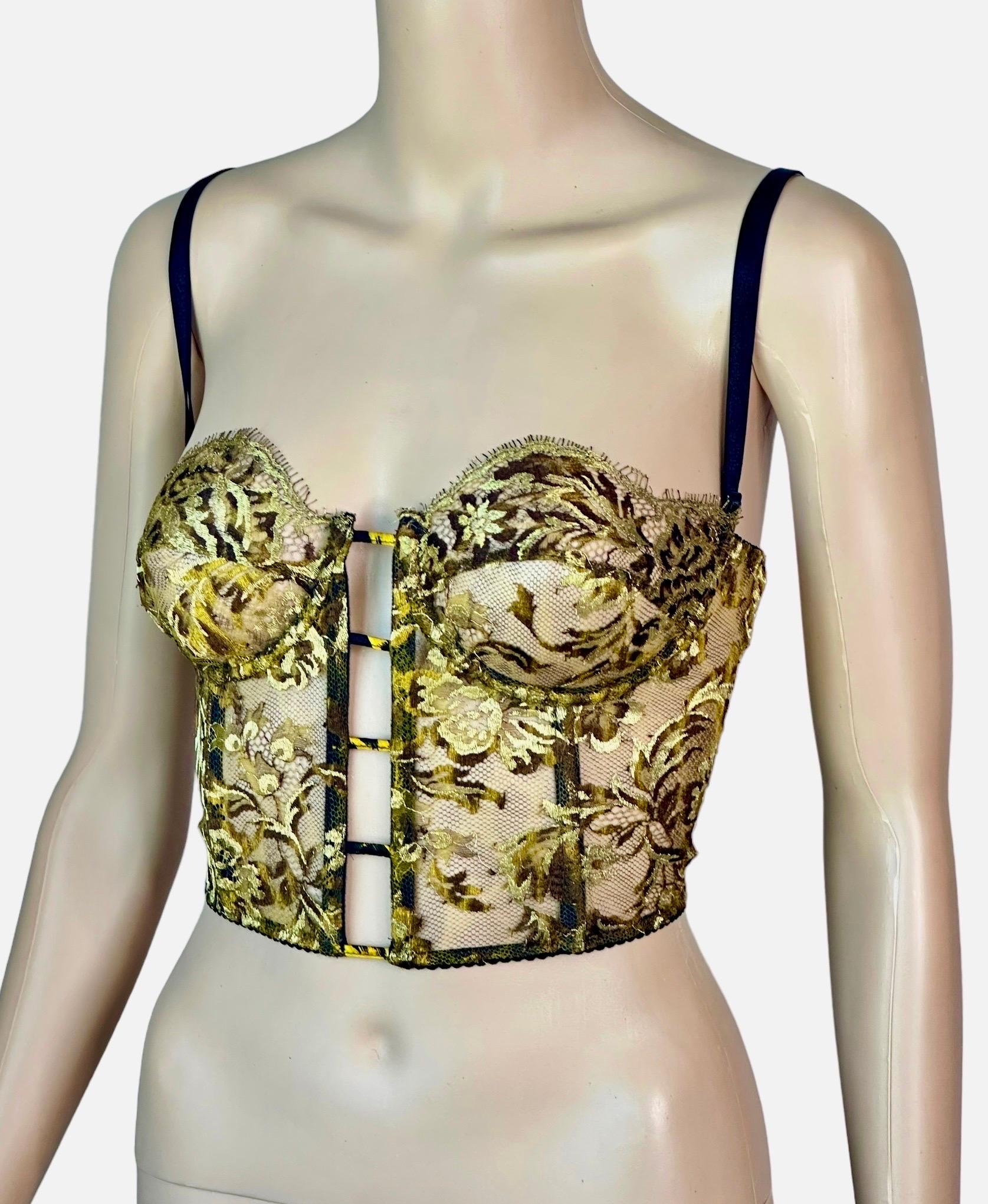 Gianni Versace Intimo S/S 1992 Unworn Sheer Gold Embroidered Lace Bustier Bra Crop Top 

Condit : Neuf avec étiquettes

Taille : IT 46 - petit 