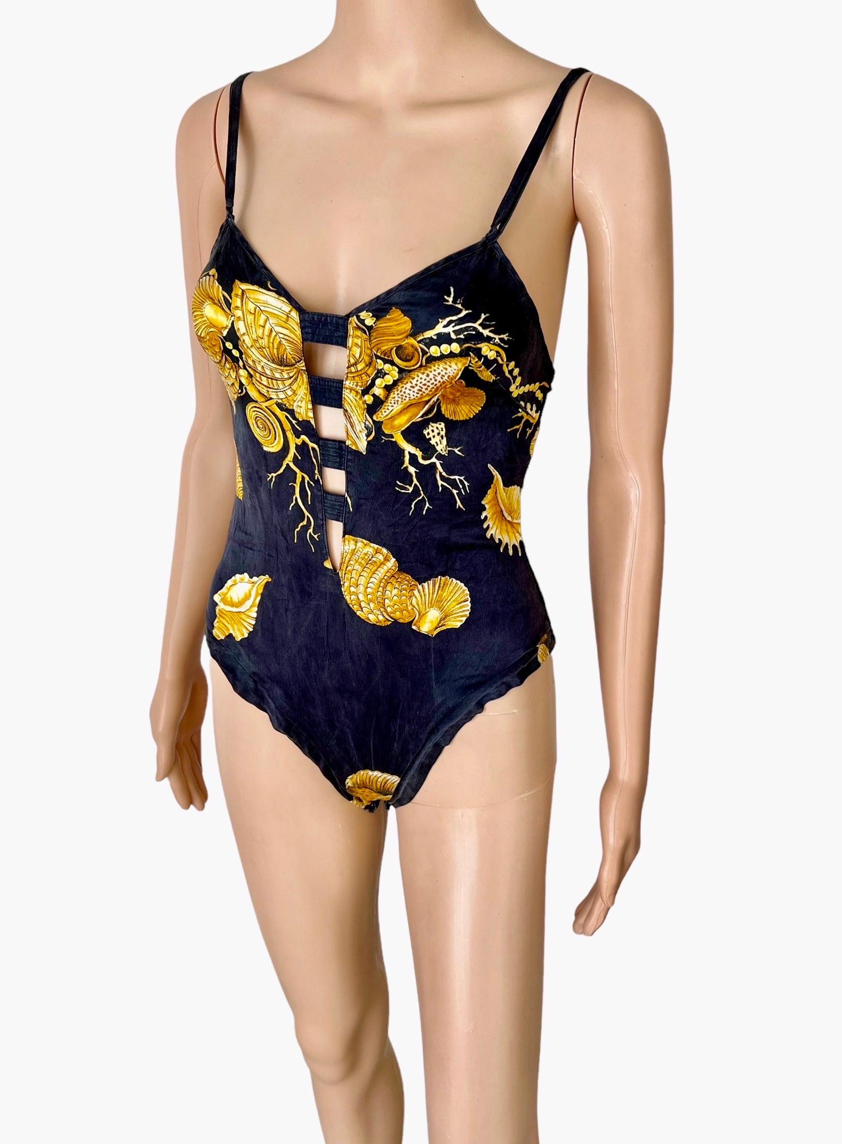 Gianni Versace - Body en dentelle transparente à décolleté plongeant et imprimé baroque, printemps-été 1992  Unisexe en vente