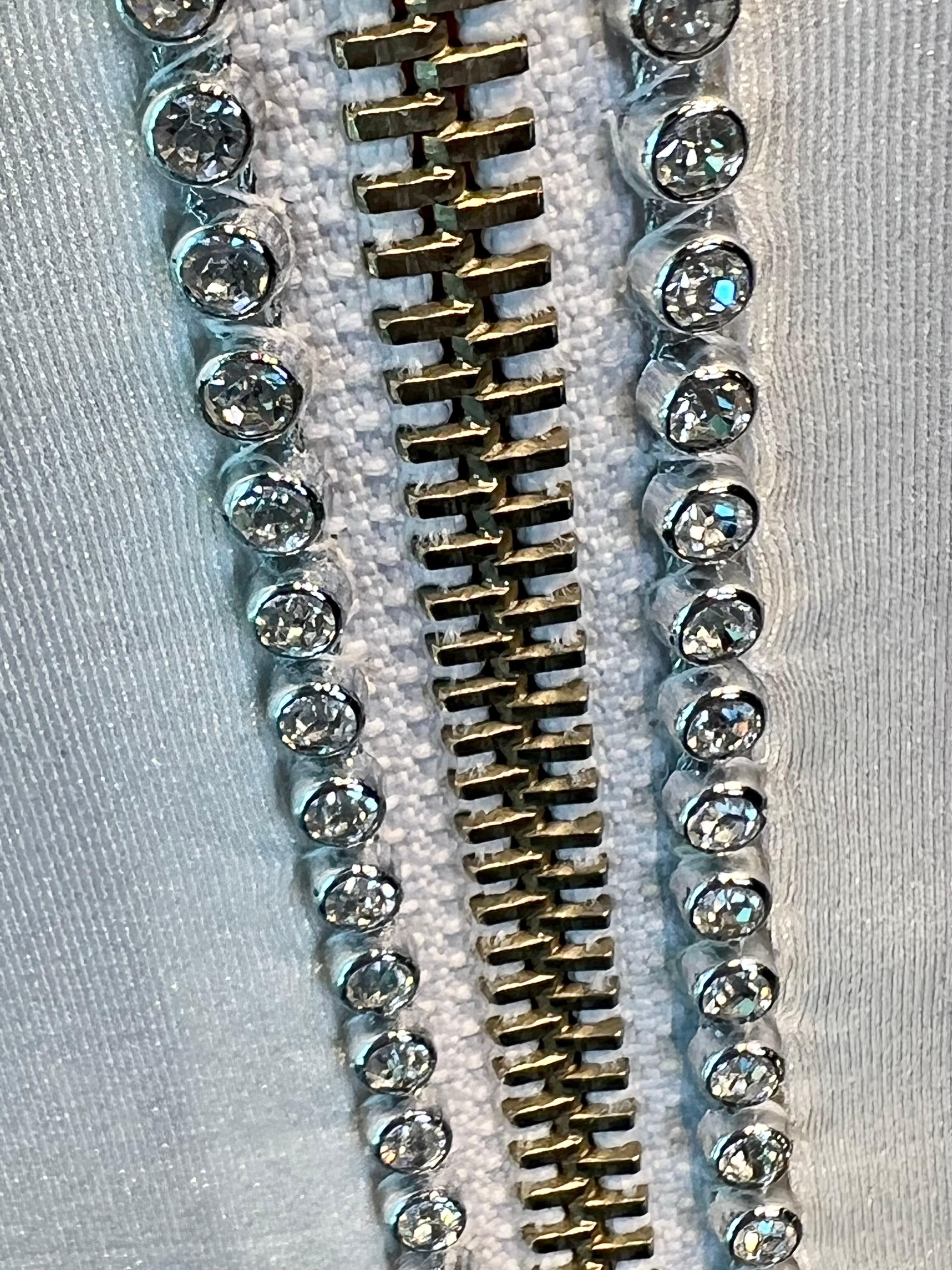 Maillot de bain de bain vintage Gianni Versace blanc avec fermeture éclair et cristaux, P/E 1996 en vente 2