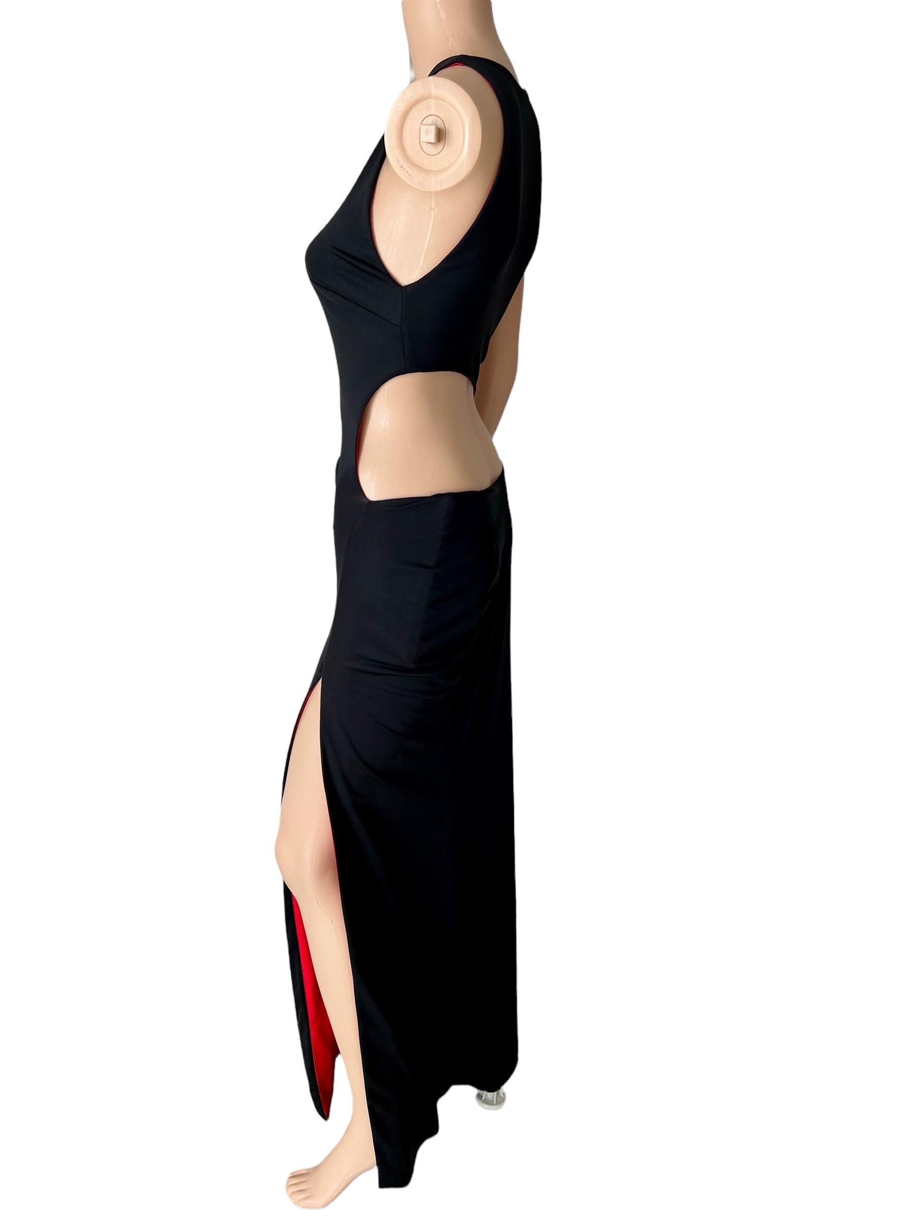 Gianni Versace S/S 1998 Runway Vintage Wet Liquid Look Ausschnitt Abendkleid IT 38

Schwarz und rot unterlegtes, trägerloses Abendkleid von Gianni Versace mit hohem Beinschlitz und Bodycon-Silhouette. 

