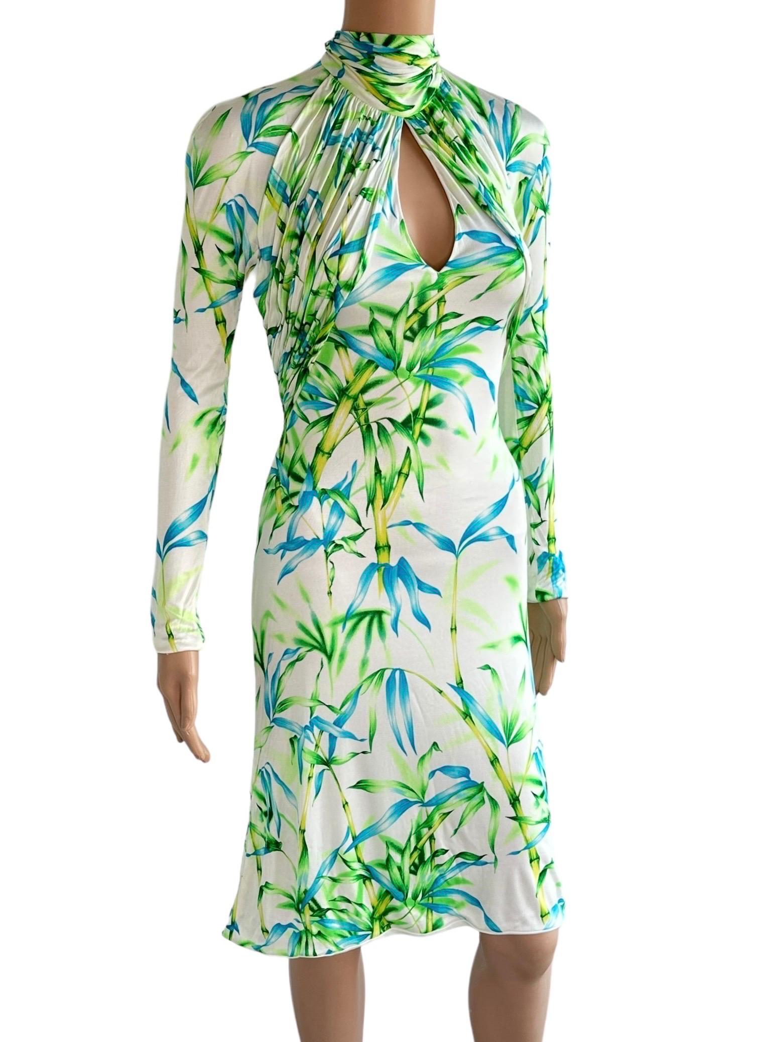 Gianni Versace F/S 2000 Laufsteg Bambus Dschungel Druck Schlüsselloch Ausschnitt hinten Kleid mit Ausschnitt im Angebot 6