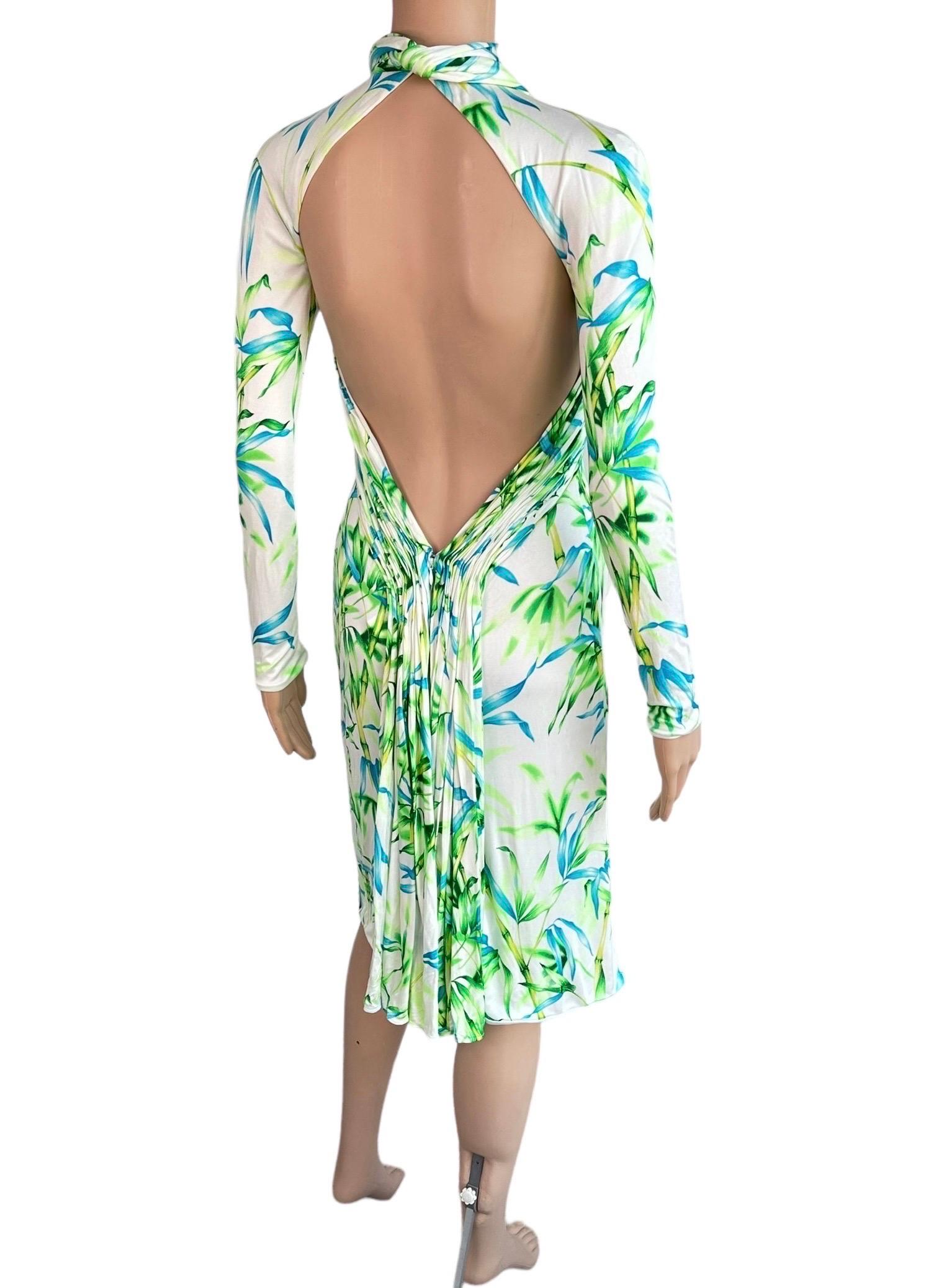 Gianni Versace F/S 2000 Laufsteg Bambus Dschungel Druck Schlüsselloch Ausschnitt hinten Kleid mit Ausschnitt im Angebot 11