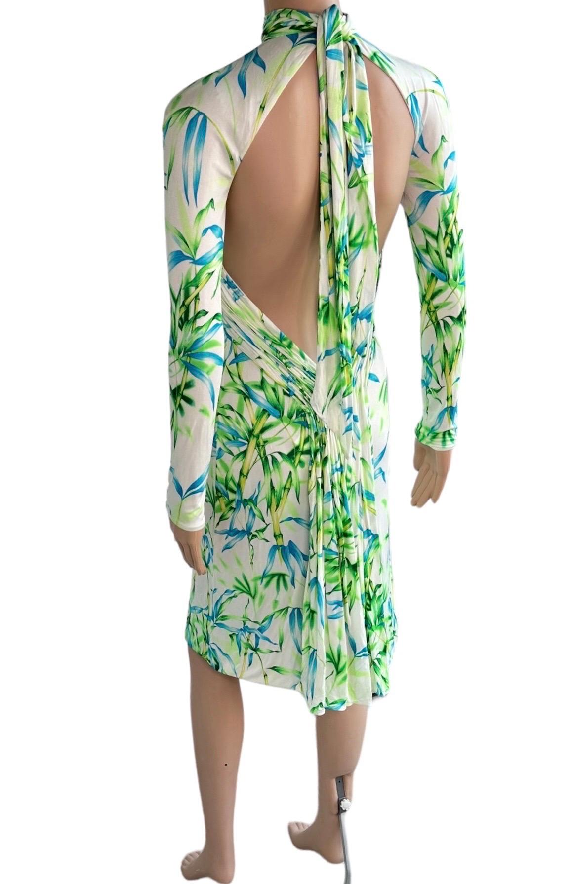 Gianni Versace F/S 2000 Laufsteg Bambus Dschungel Druck Schlüsselloch Ausschnitt hinten Kleid mit Ausschnitt im Angebot 12