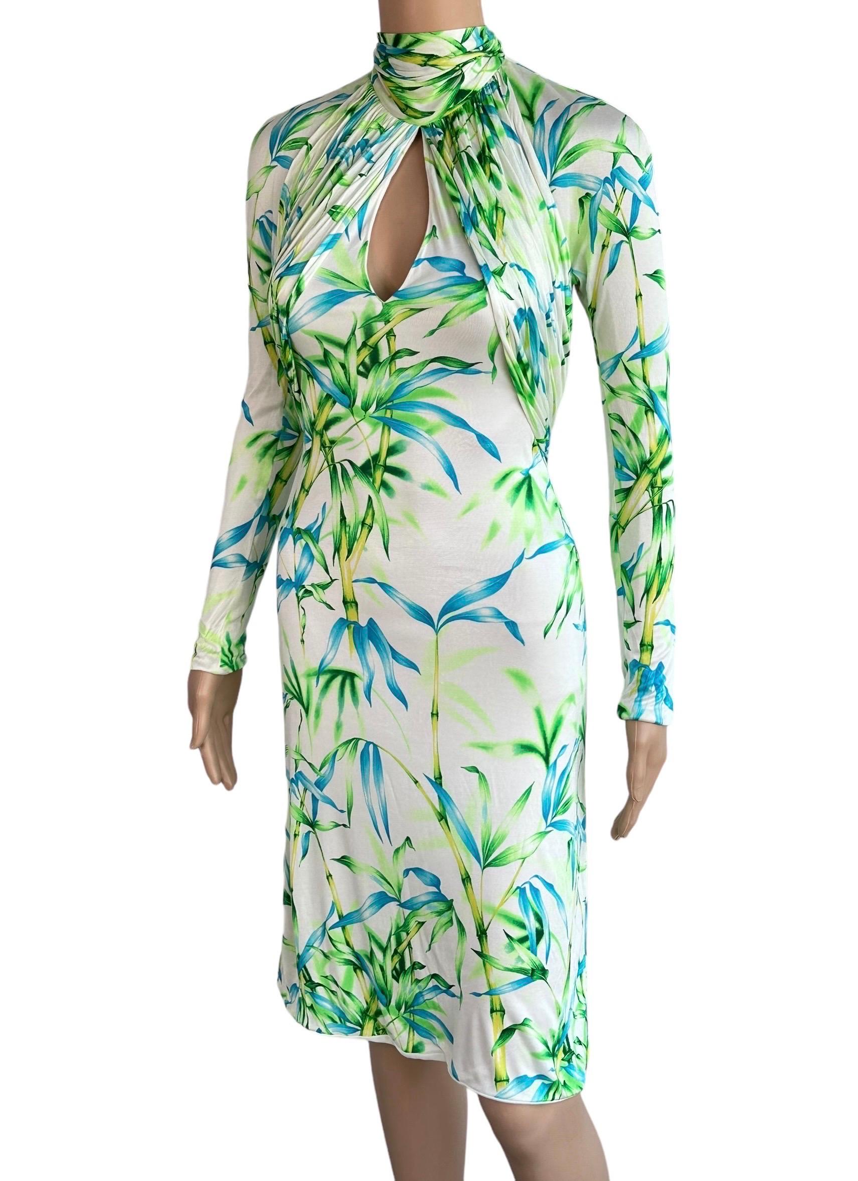 Gianni Versace F/S 2000 Laufsteg Bambus Dschungel Druck Schlüsselloch Ausschnitt hinten Kleid mit Ausschnitt im Angebot 1