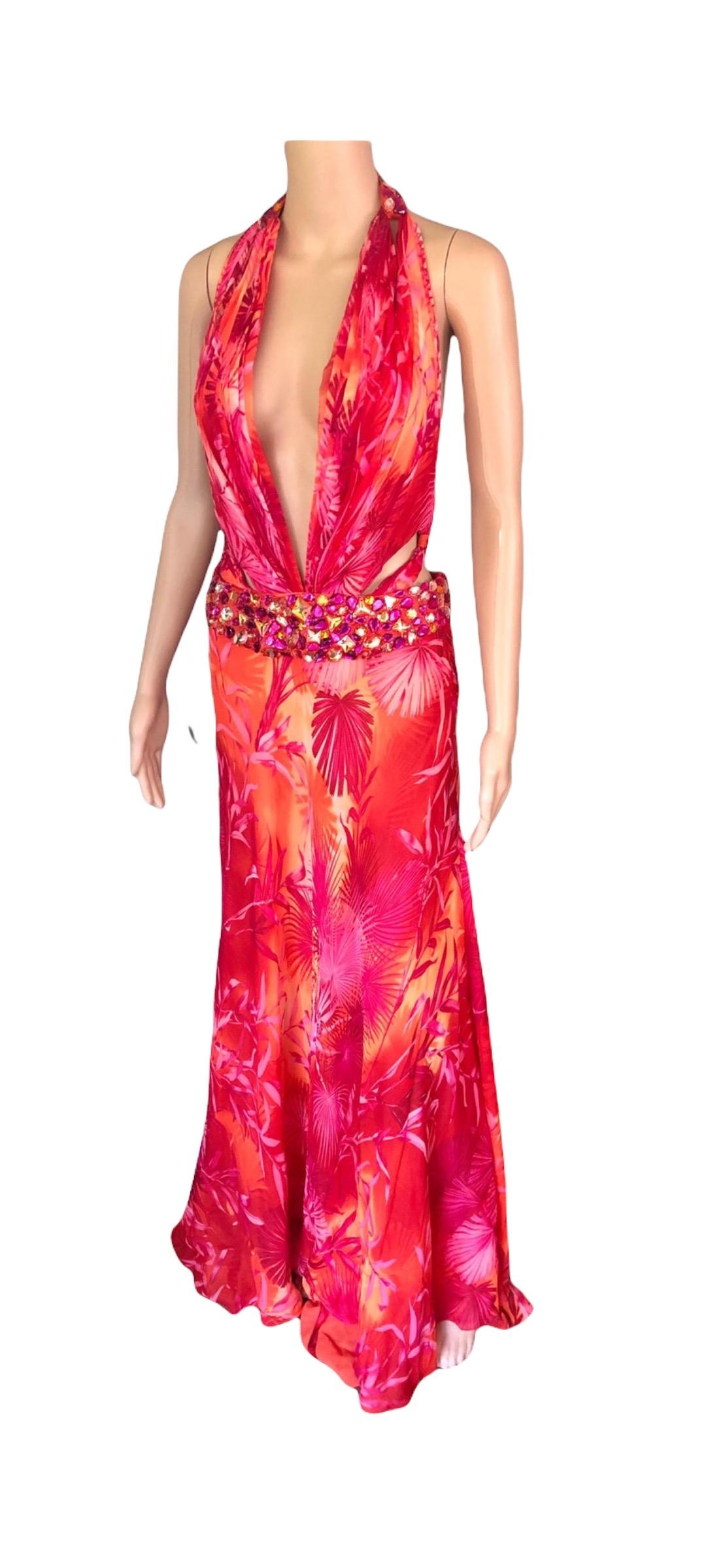 Gianni Versace Couture S/S 2000 Runway Finalee Vintage Embellished Cutout Tropical Jungle Print Evening Dress Gown IT 40

Gianni Versace Couture vintage pink, red, orange jungle tropical palm print embellished cutout dress featuring embellished