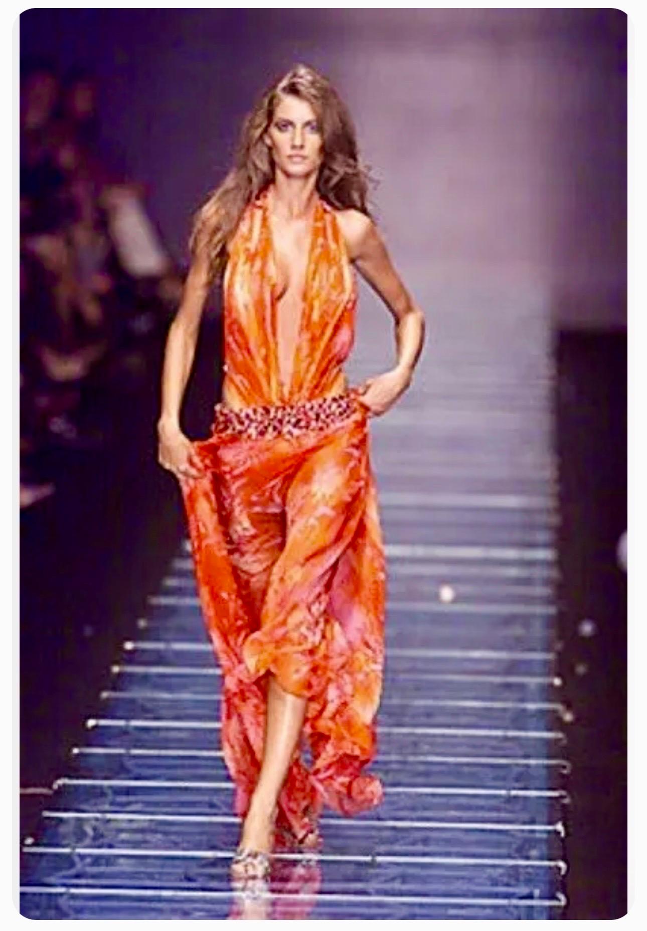 Gianni Versace S/S 2000 Runway Embellished Jungle Print Evening Dress Gown For Sale 16