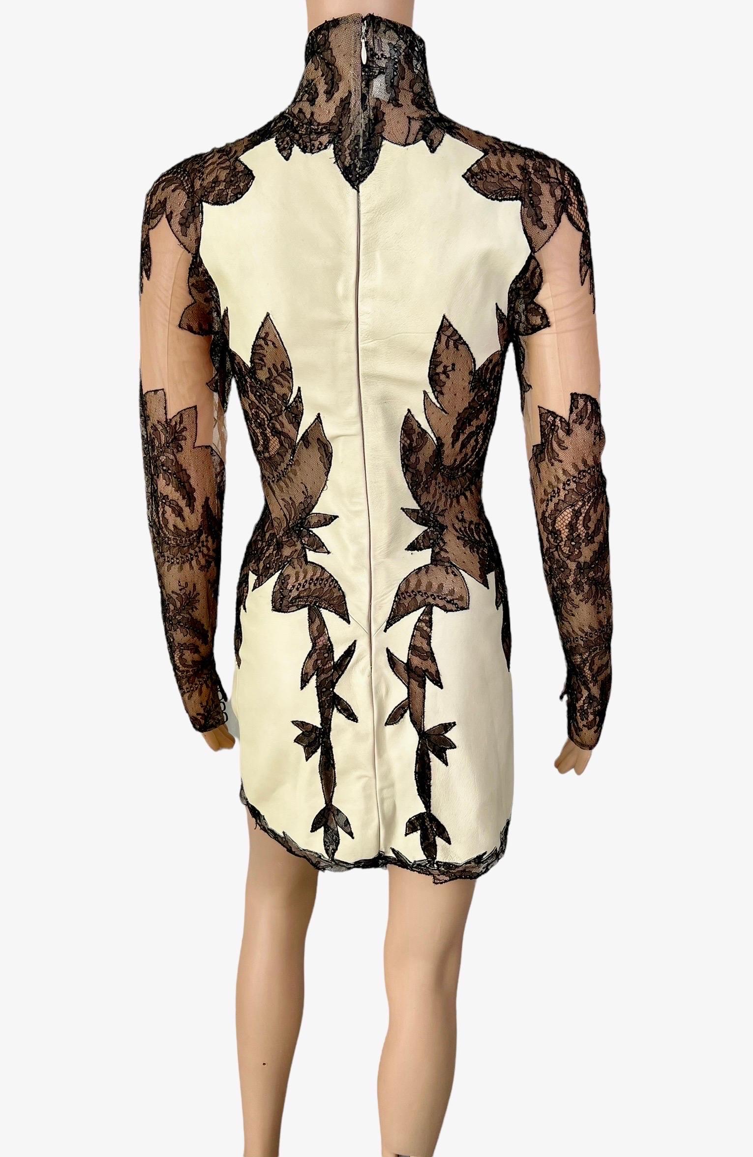 Beige Gianni Versace S/S 2002 Mini robe plongeante découpée en cuir et en dentelle transparente en vente