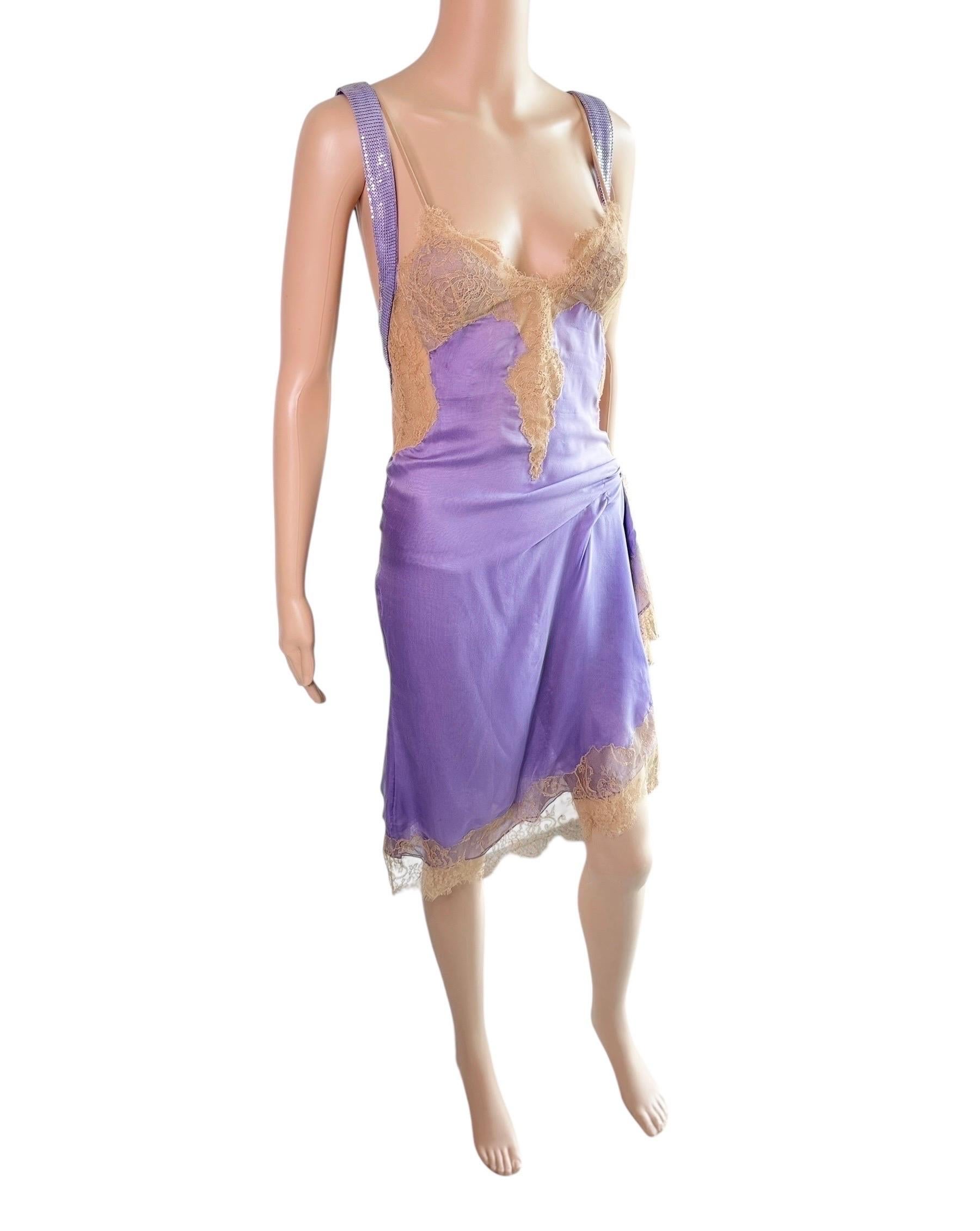 Gianni Versace, abito in pizzo trasparente e rete metallica, impreziosito dalla passerella P/E 2003 in vendita 10