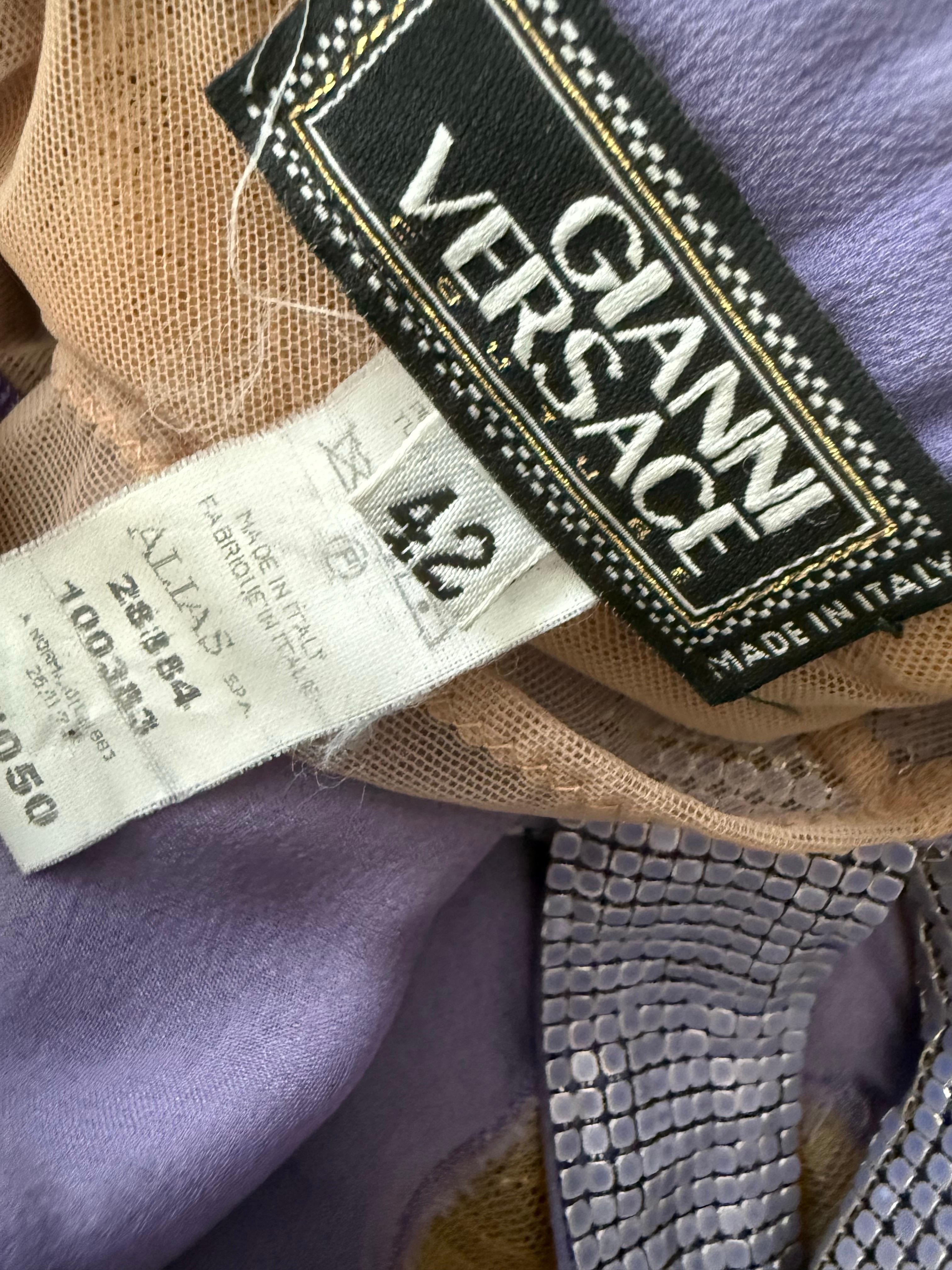 Gianni Versace, abito in pizzo trasparente e rete metallica, impreziosito dalla passerella P/E 2003 in vendita 14
