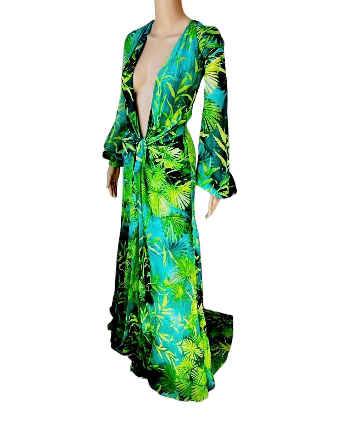 Versace S/S 2020 Cutout Tropical Jungle Print Bodysuit & Evening Dress Gown 2 Piece Set

Versace 2 Piece set featuring removable satin bodysuit with hook and eye closures at bottom, plunging neckline, cutout detail at shoulders, barrel cuffs with