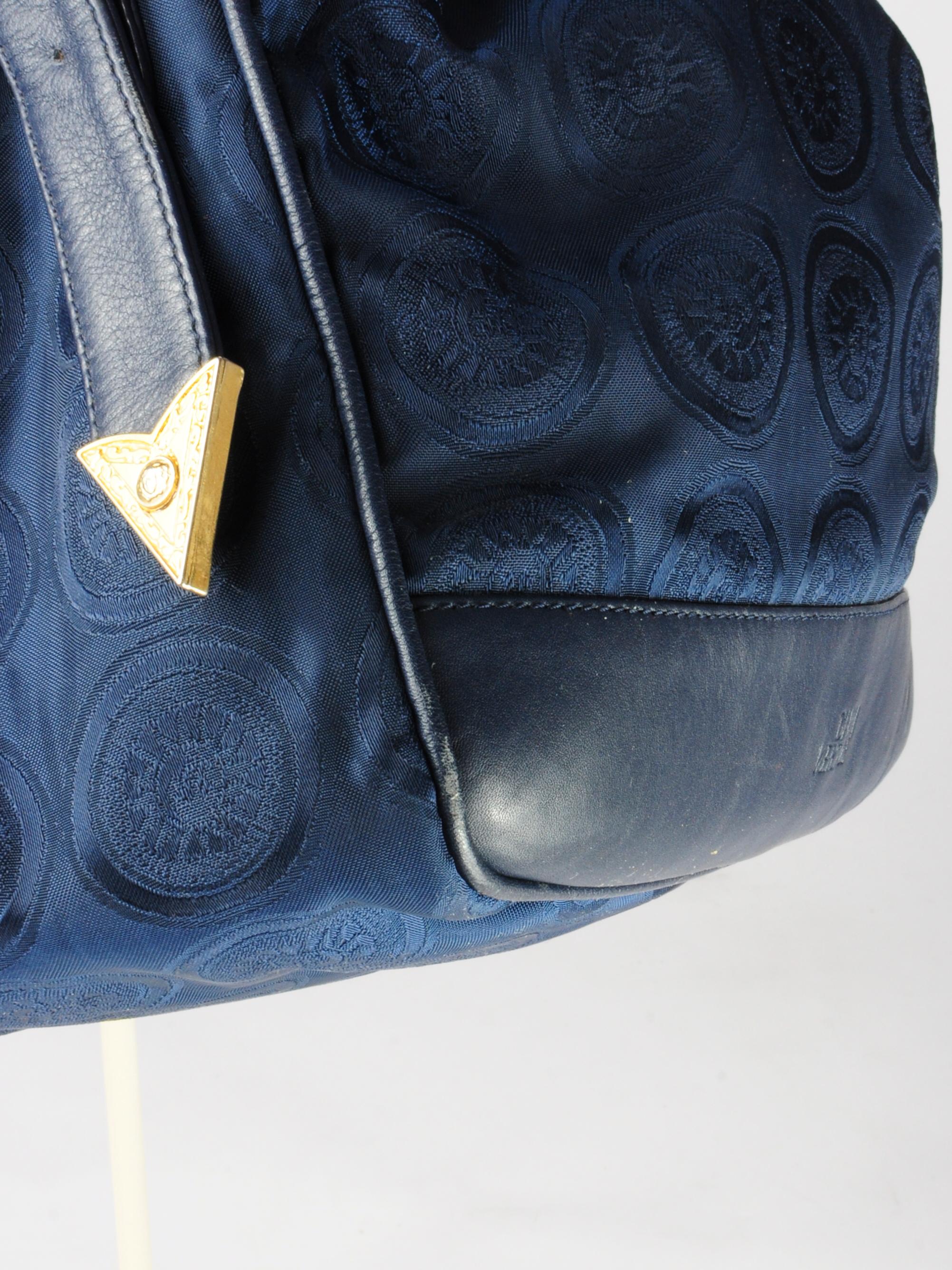  Gianni Versace Shoulder Bucket Bag with Sun Print Western Medusa Details 1990s For Sale 4