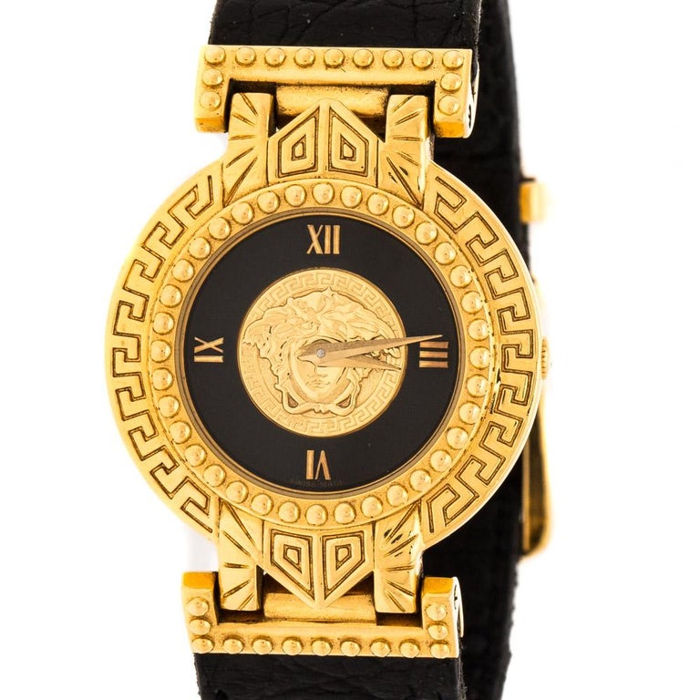 Montre-bracelet Gianni Versace Signature Medusa en cuir plaqué or pour  femmes 30MM En vente sur 1stDibs