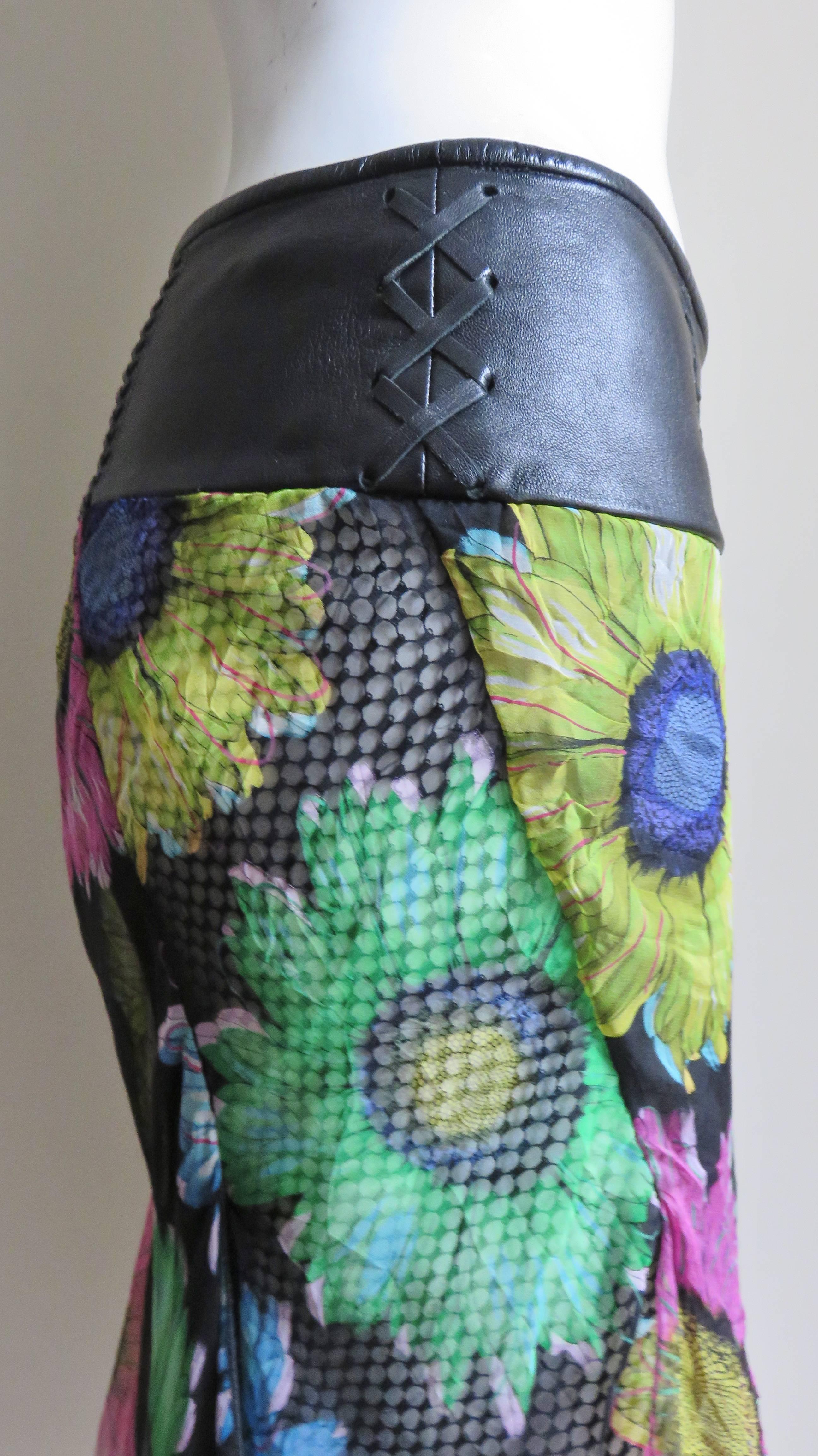 Gianni Versace Silk Skirt with Leather Band 1990s For Sale 4