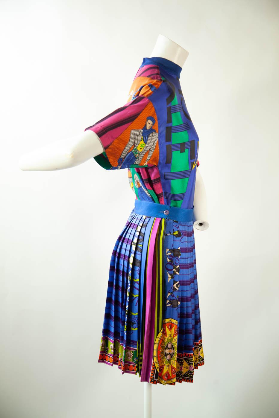 Gianni Versace Silk Ensemble In Excellent Condition For Sale In Kingston, NY