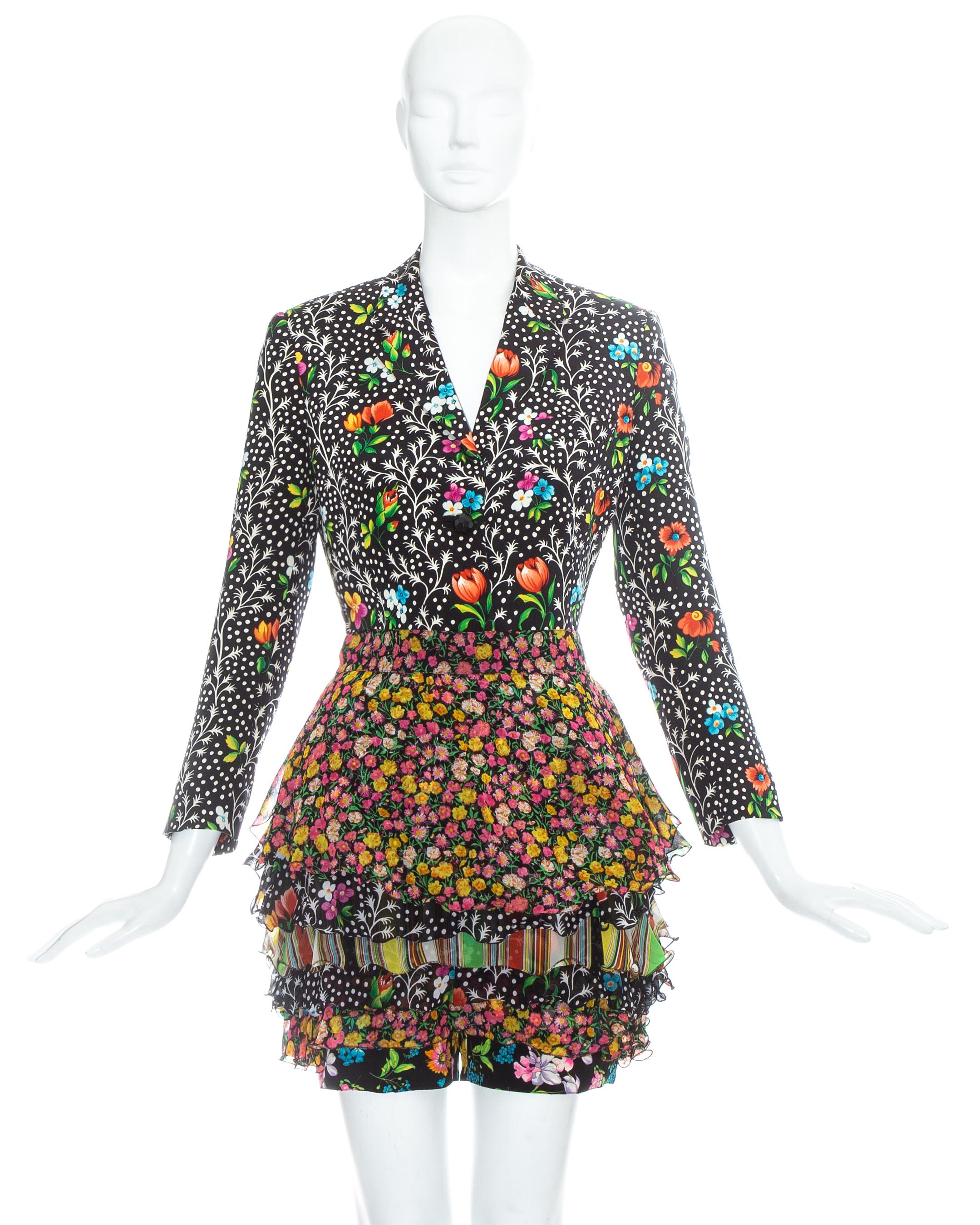Gianni Versace silk floral printed blazer and shorts ensemble. Lightweight blazer jacket. High waisted mini shorts with layers of silk.

Spring-Summer 1993