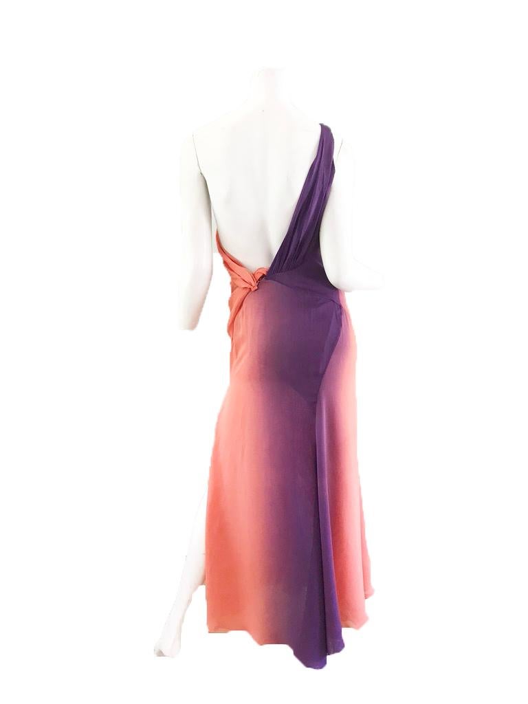 Gianni Versace silk one shoulder evening gown

Pink, purple and blues
30