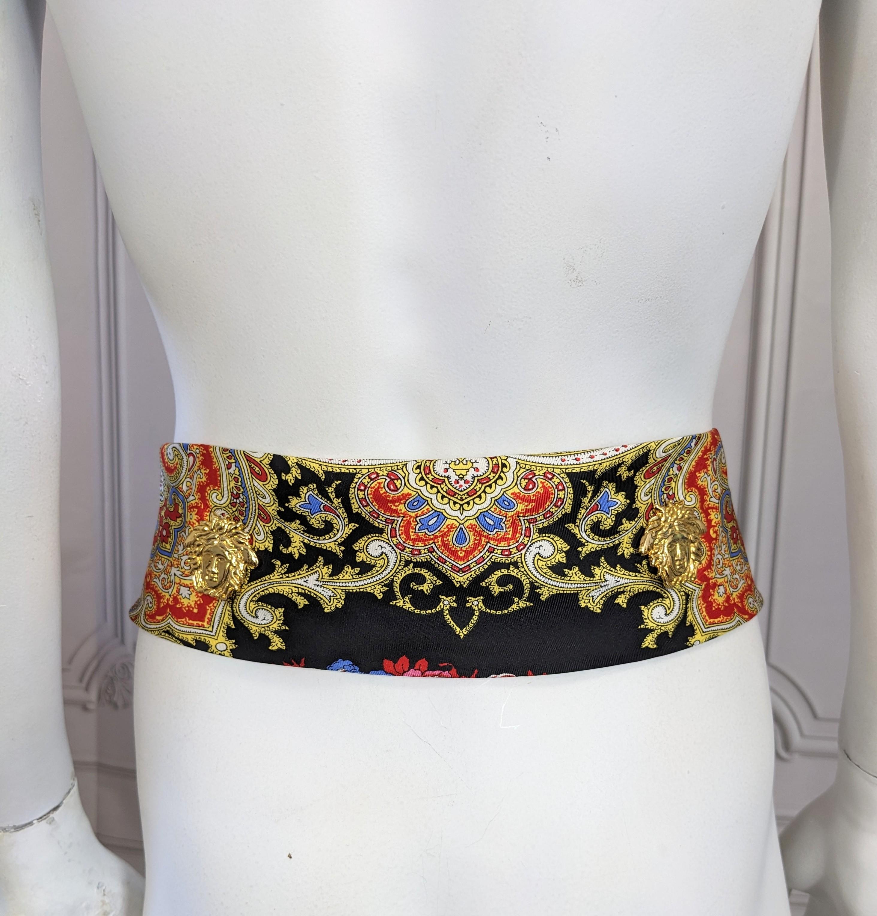 Gianni Versace - Ceinture foulard en soie en vente 5