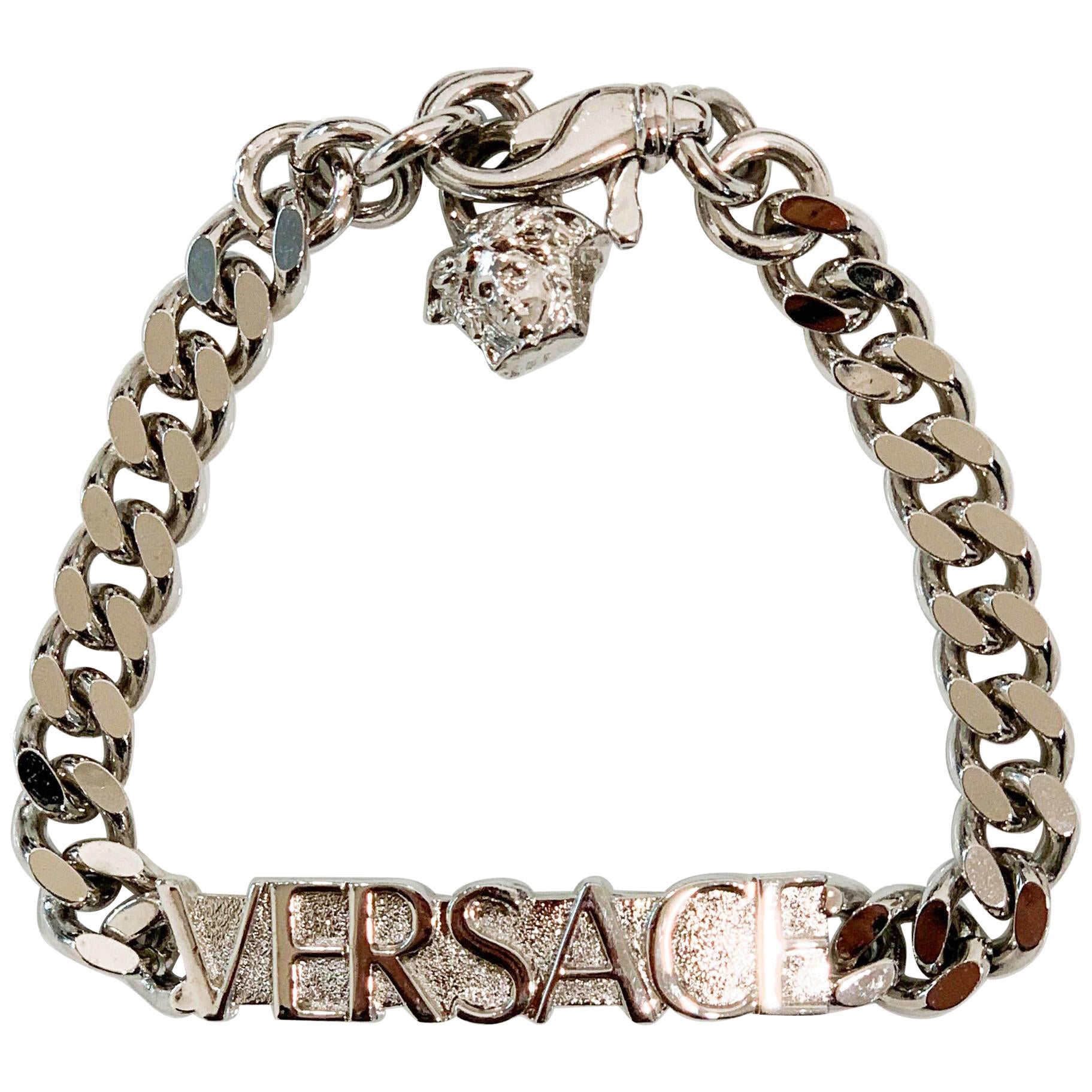 Gianni Versace Silbernes Versace-Armband in Silbertönen im Angebot