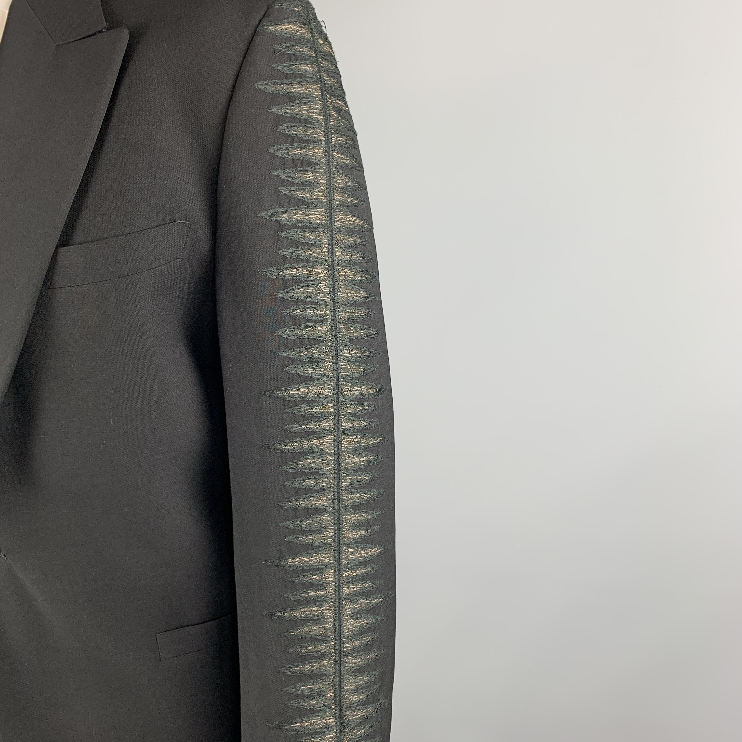 GIANNI VERSACE Size 42 Black Embroidered Sleeve Wool Peak Lapel Tuxedo Suit In Excellent Condition In San Francisco, CA