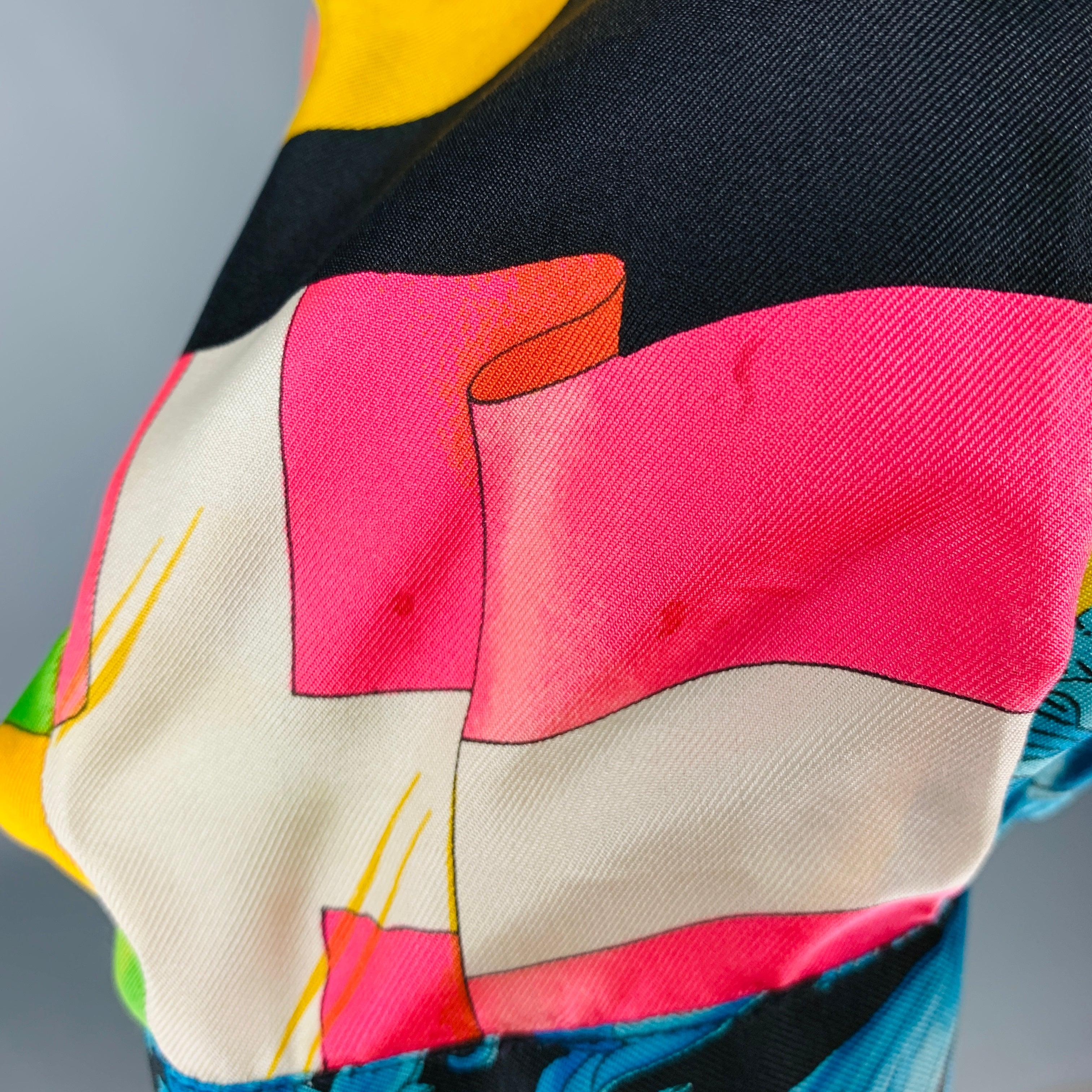 Gianni Versace Taille 44 Chemise à manches longues à patte de boutonnage cachée en soie imprimée multicolore en vente 2