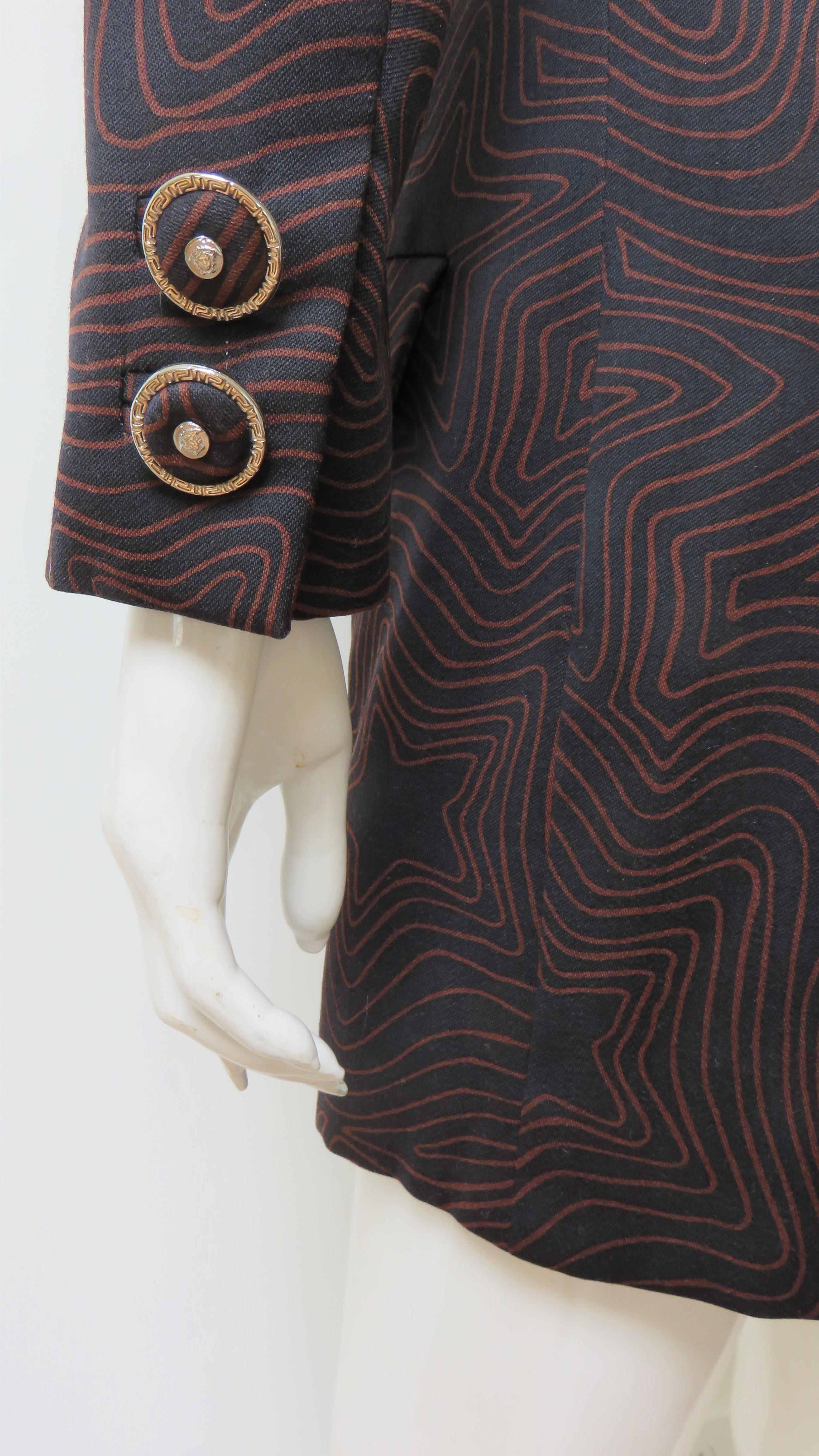 Gianni Versace Silk Lines Jacket 1990s For Sale 8