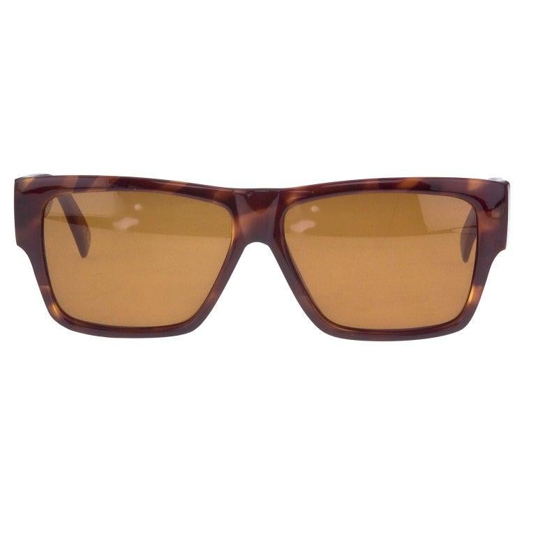 Gianni Versace Sunglasses MOD 372 COL 900 TO In Excellent Condition For Sale In Chicago, IL
