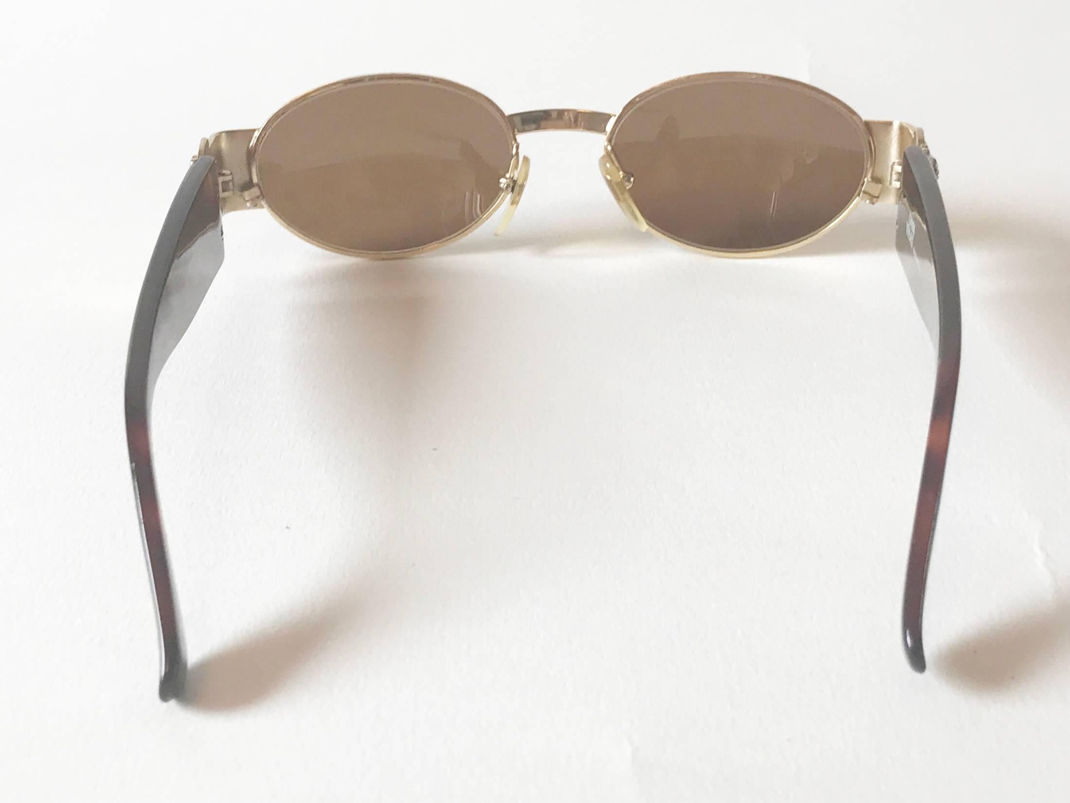 Gray Gianni Versace Sunglasses. Mod. S72 Col. 31L.