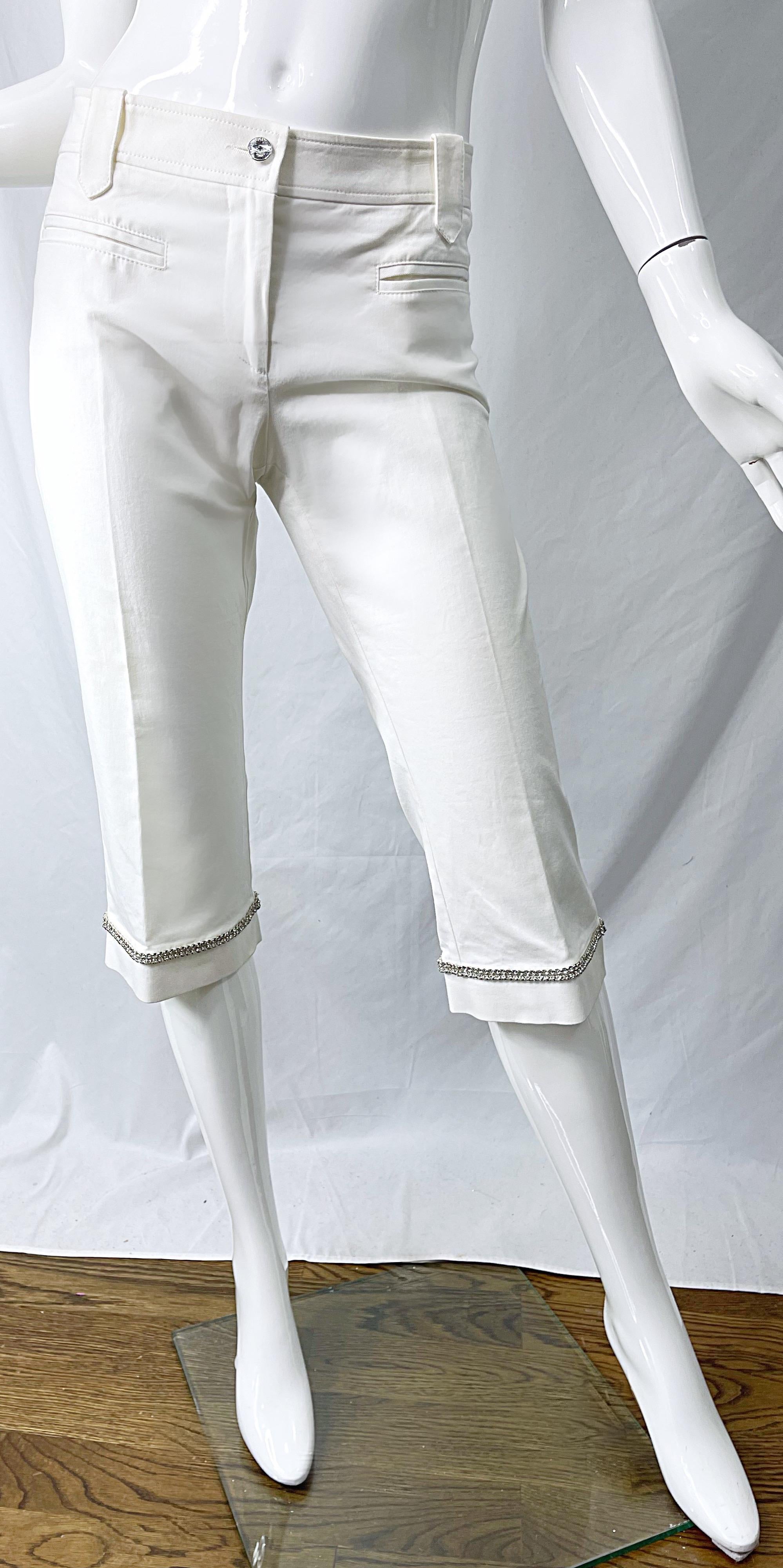 Gianni Versace Sz 44 / 8 Spring Summer 2005 White Rhinestone Bermuda Capri Pants For Sale 5