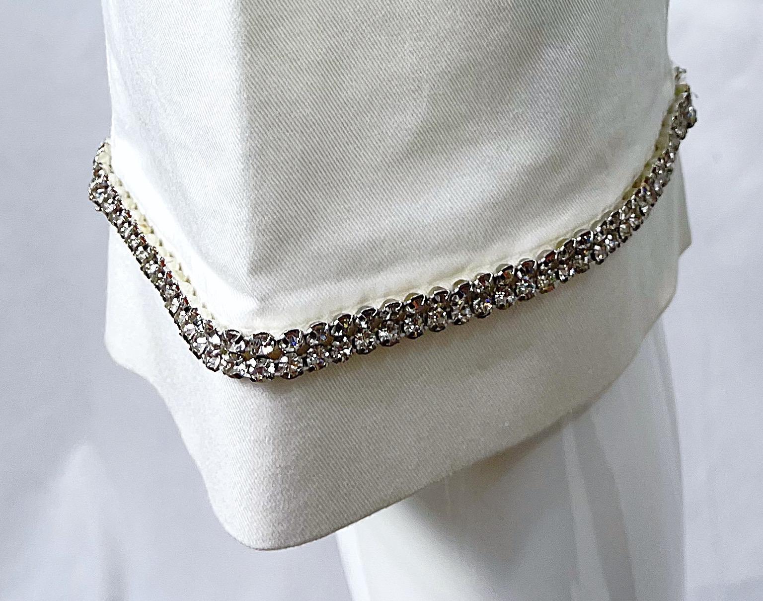 Gianni Versace Sz 44 / 8 Primavera Estate 2005 Pantaloni Capri Bermuda Bianchi con Strass in vendita 1