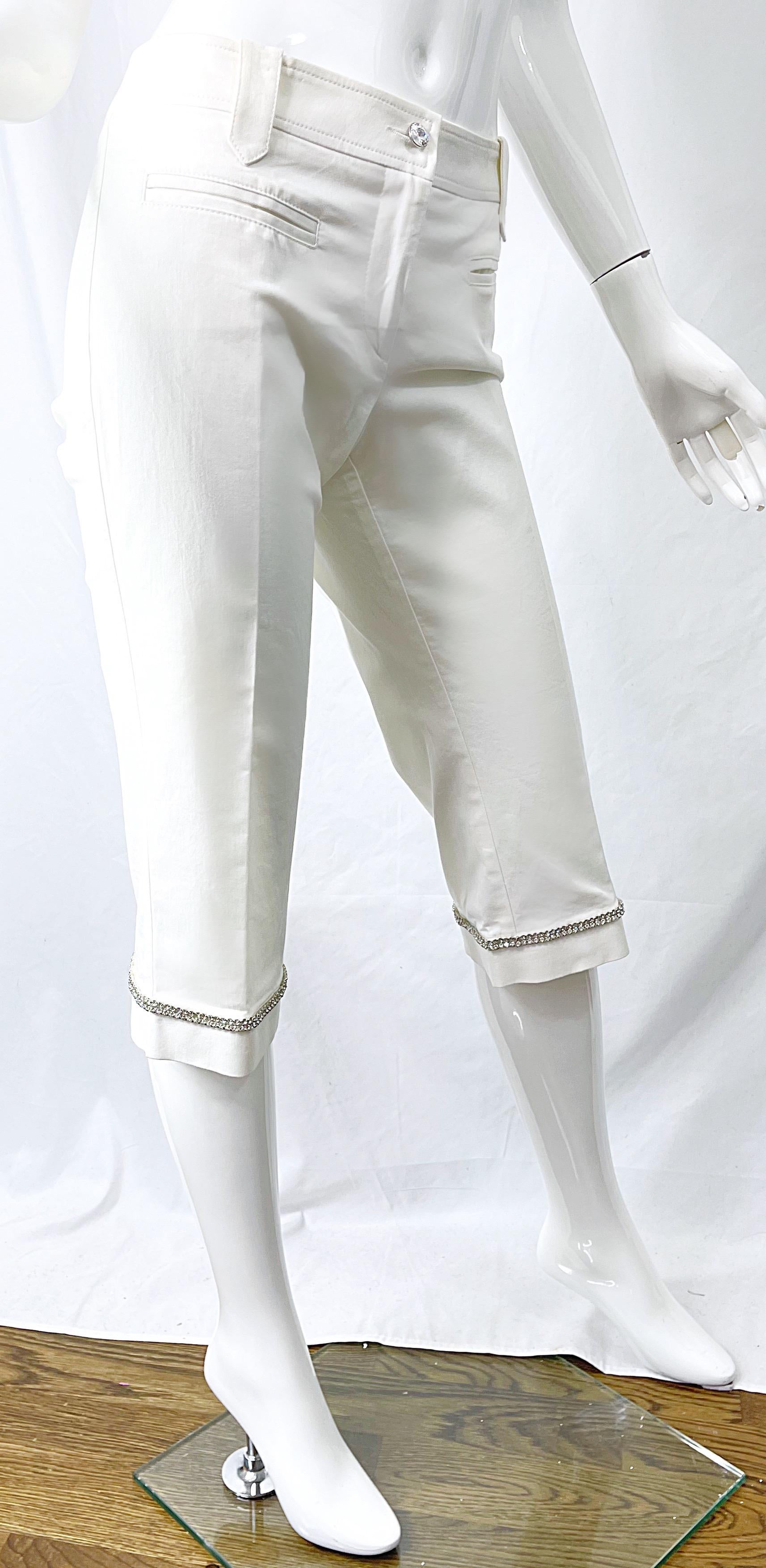 Gianni Versace Sz 44 / 8 Spring Summer 2005 White Rhinestone Bermuda Capri Pants For Sale 2