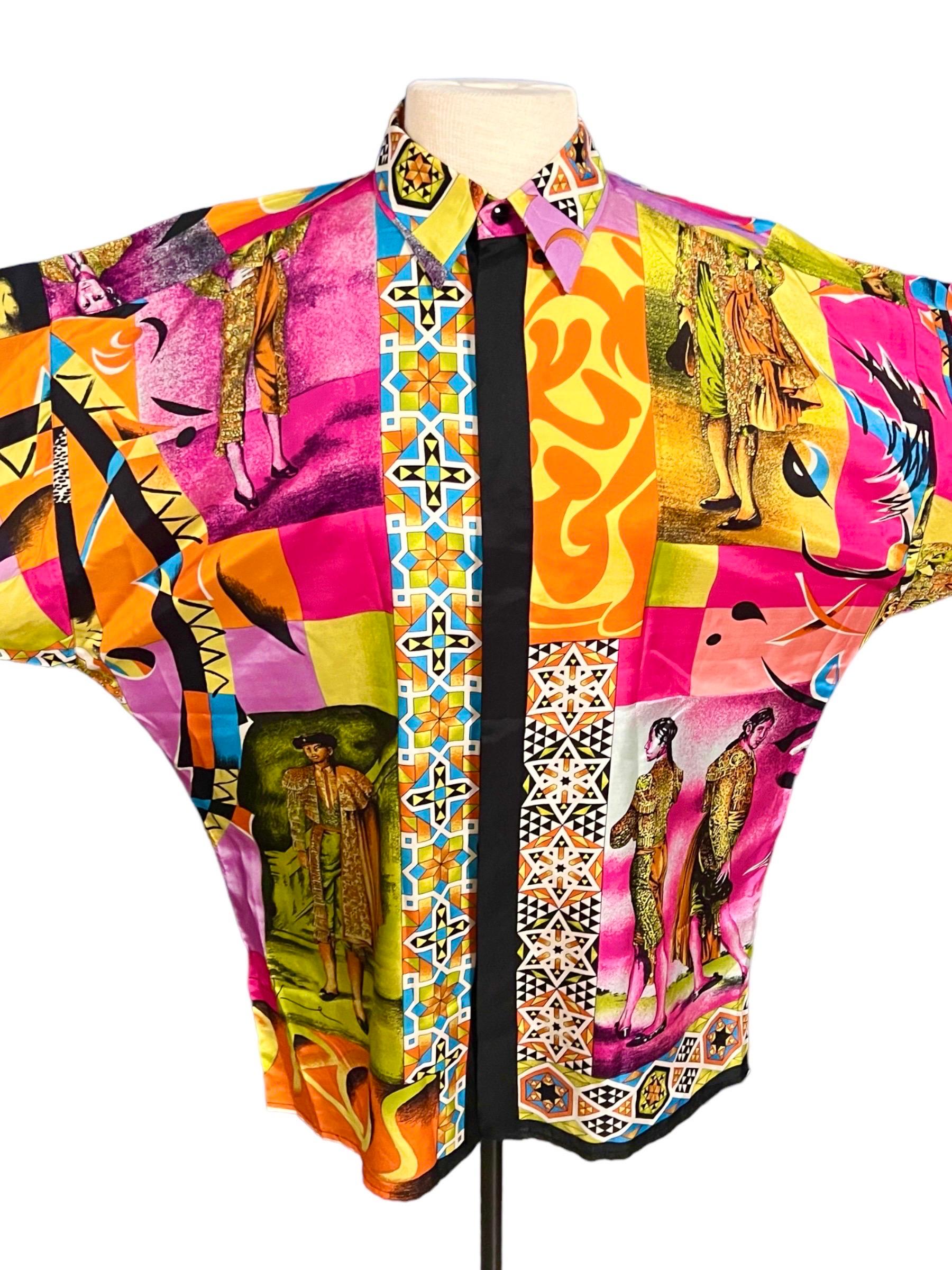 Gianni Versace Toros Silk Shirt from 1992.

This shirt shows Matador and Bull themes with abstract groovy patterns throughout.

Condition: Excellent.

Size: IT 46, a Men’s US size Small, This can be worn Unisex, please refer to