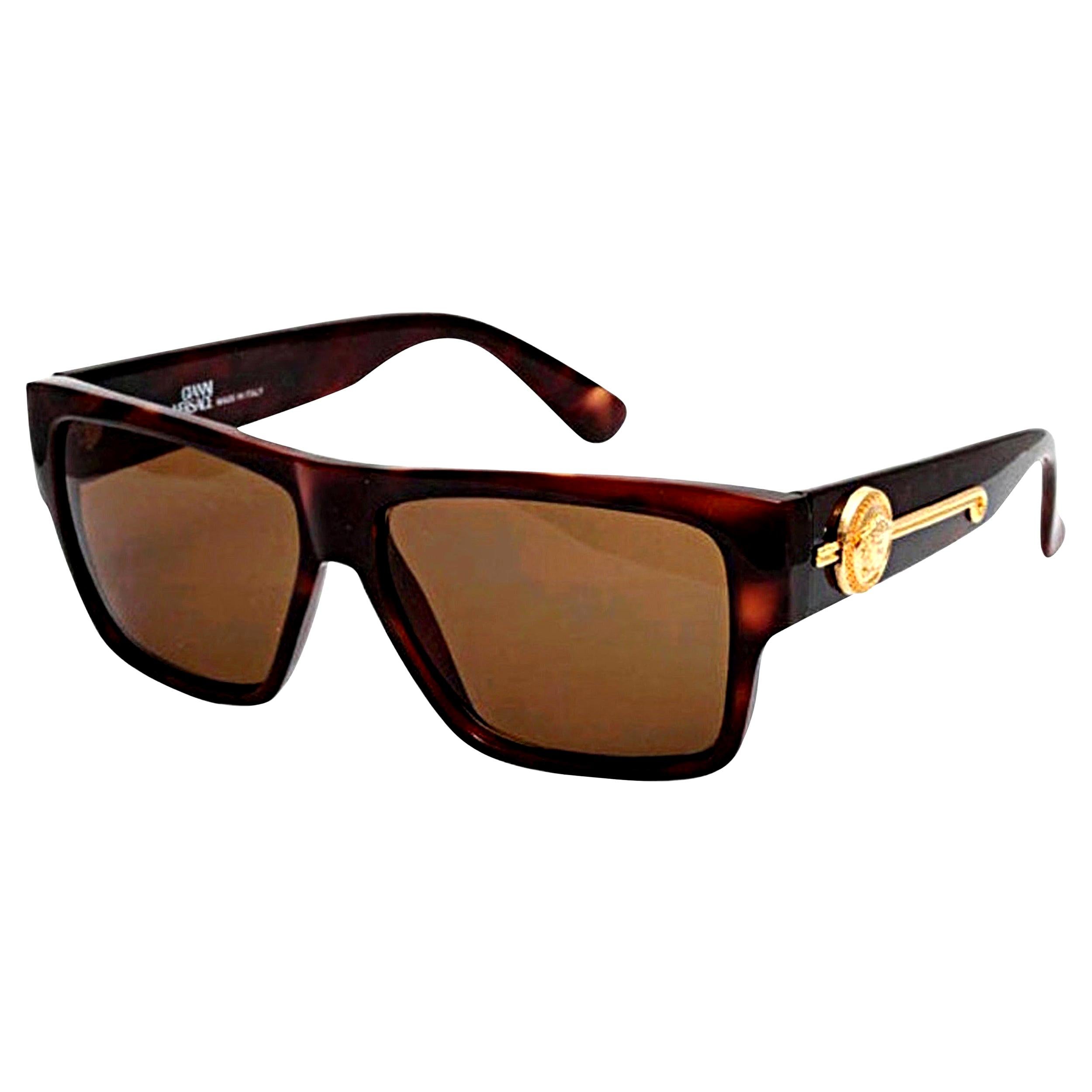 Gianni Versace Tortoise Sunglasses Mod 372/DM For Sale