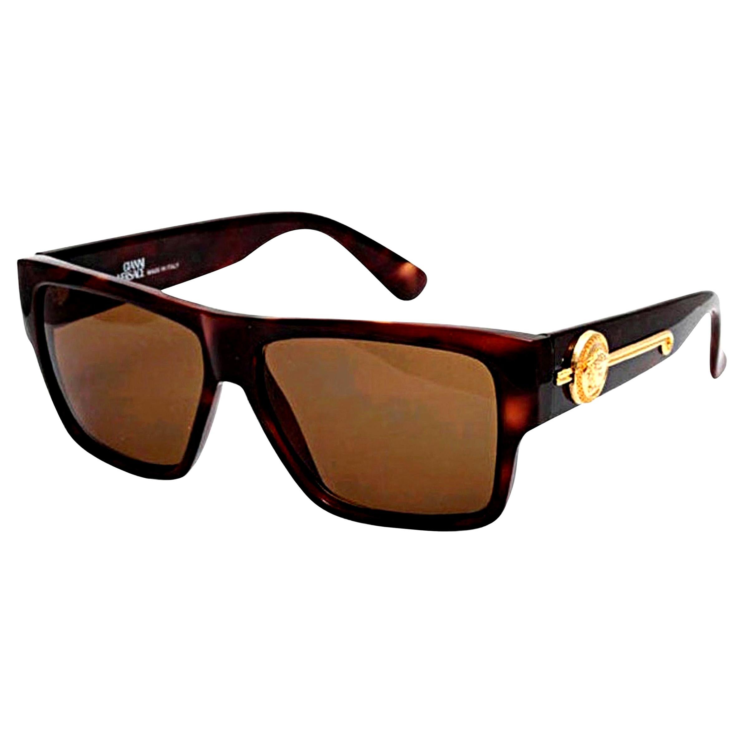 Gianni Versace Tortoise Sunglasses Mod 372/DM For Sale