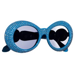 Gianni Versace Unisex-Sonnenbrille mit blauen Strasssteinen:: H/W 1996
