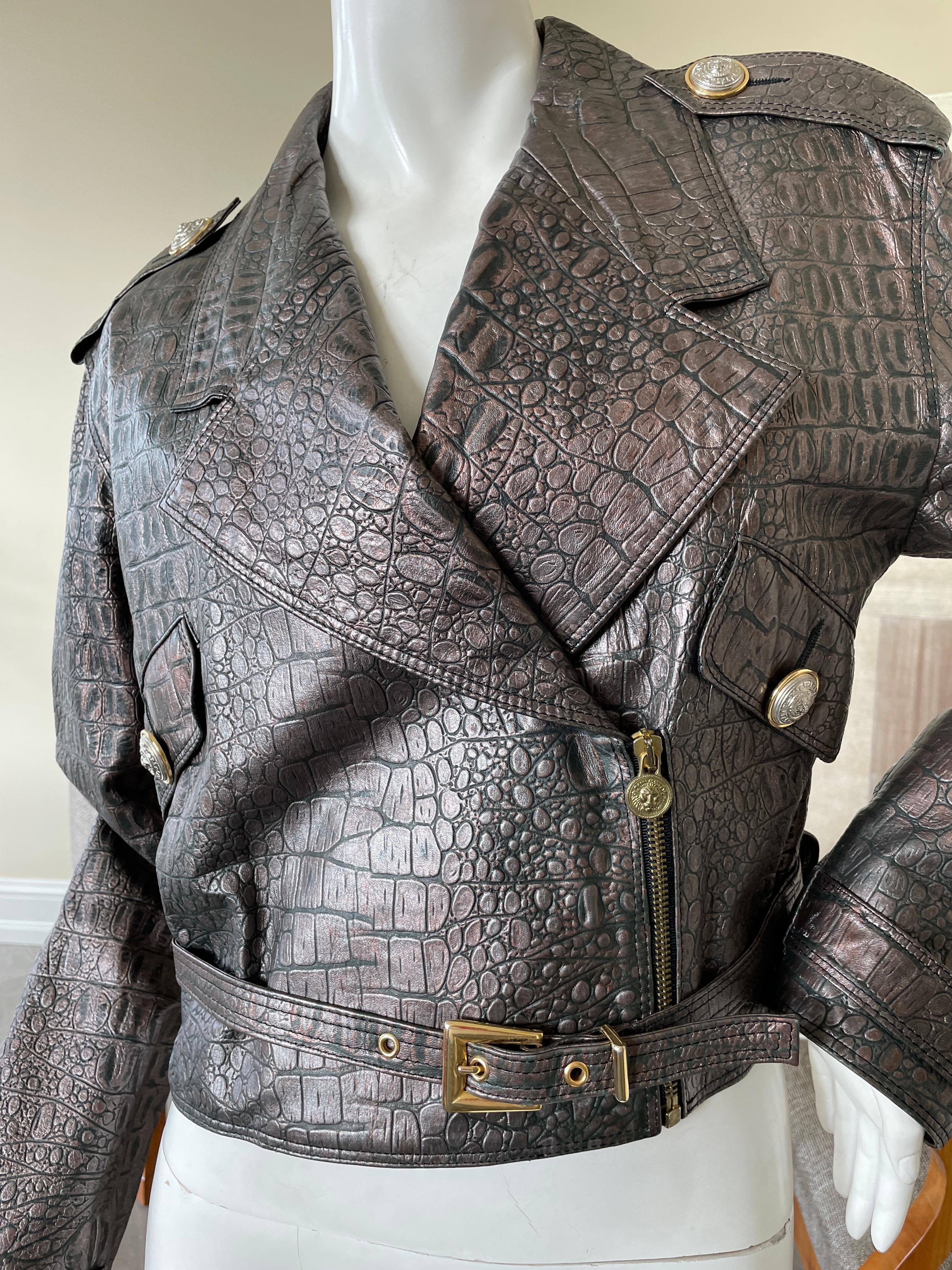 Gianni Versace Versus 1990 Gunmetal Gray Alligator Embossed Leather Moto Jacket  In Excellent Condition For Sale In Cloverdale, CA