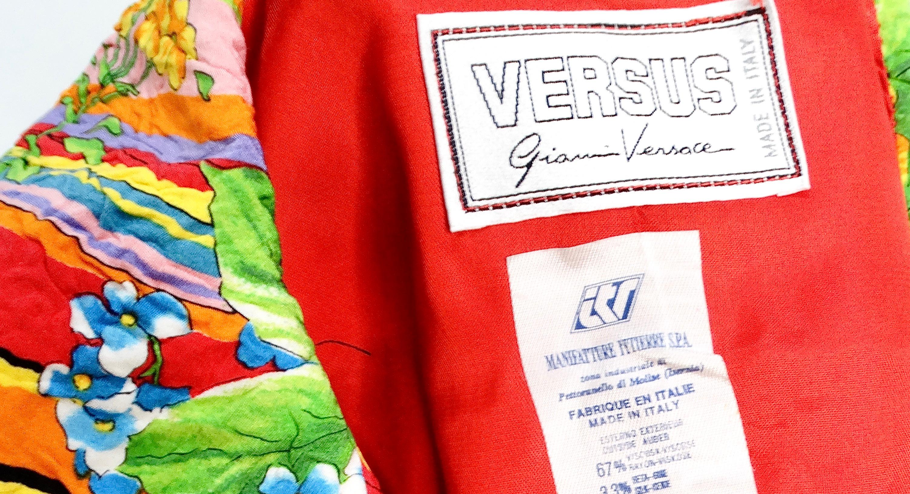 Gianni Versace Versus 1990s Bold Floral Print Top 4