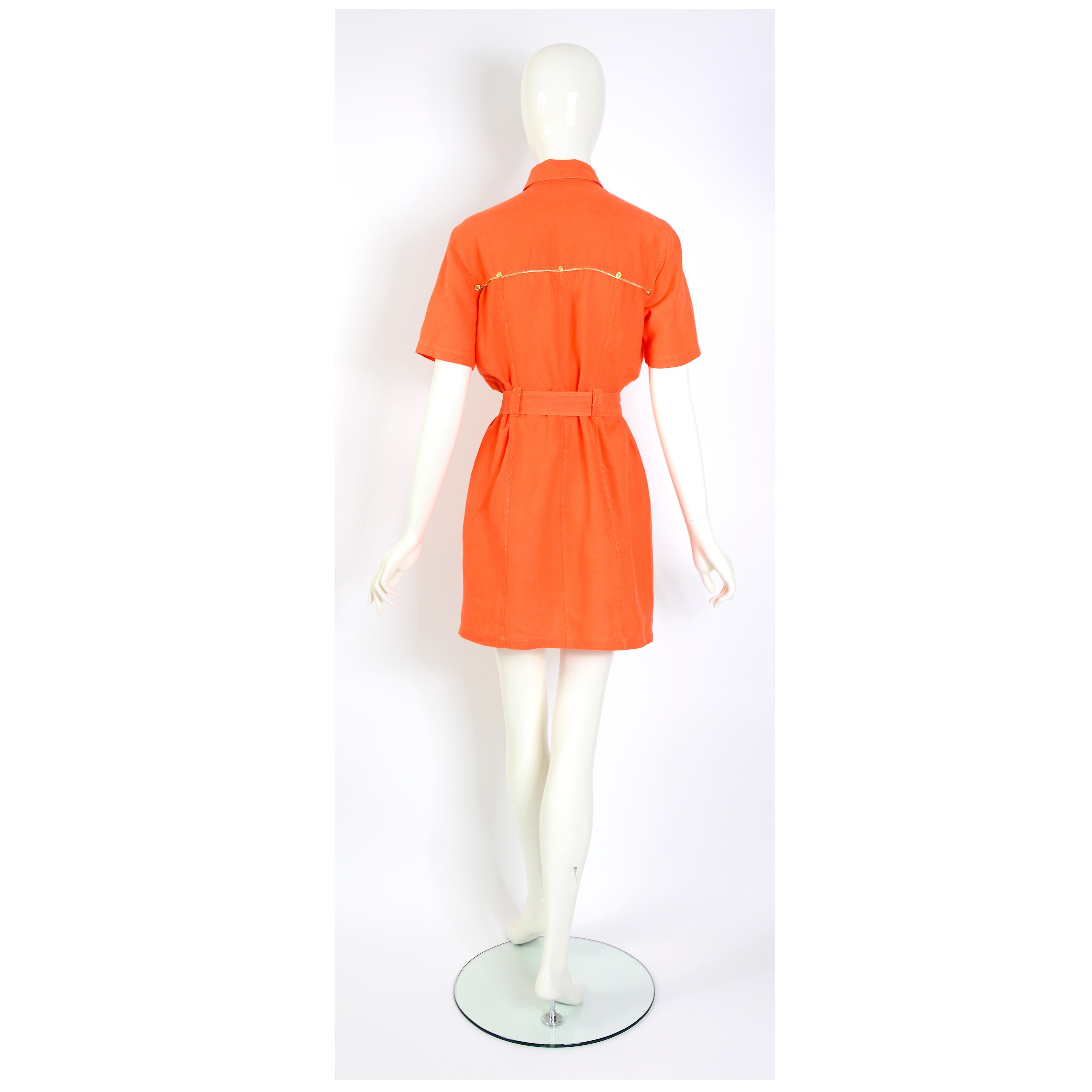 Gianni Versace „ 1990er Jahre“ Vintage Minikleid aus orangefarbener Baumwolle mit passendem Gürtel Damen im Angebot