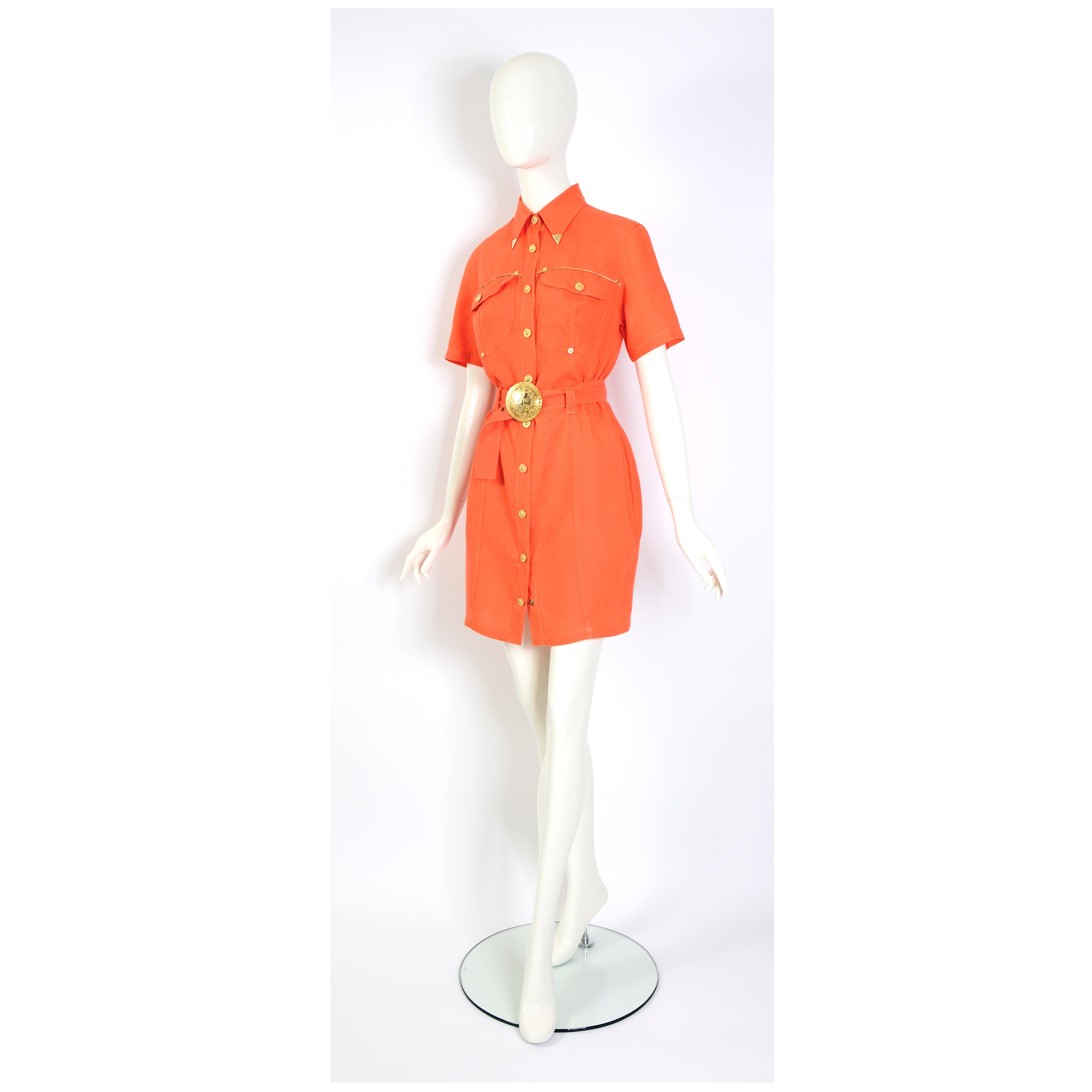 Mini robe vintage assortie en coton orange à ceinture Gianni Versace « versus » (années 1990) en vente 3