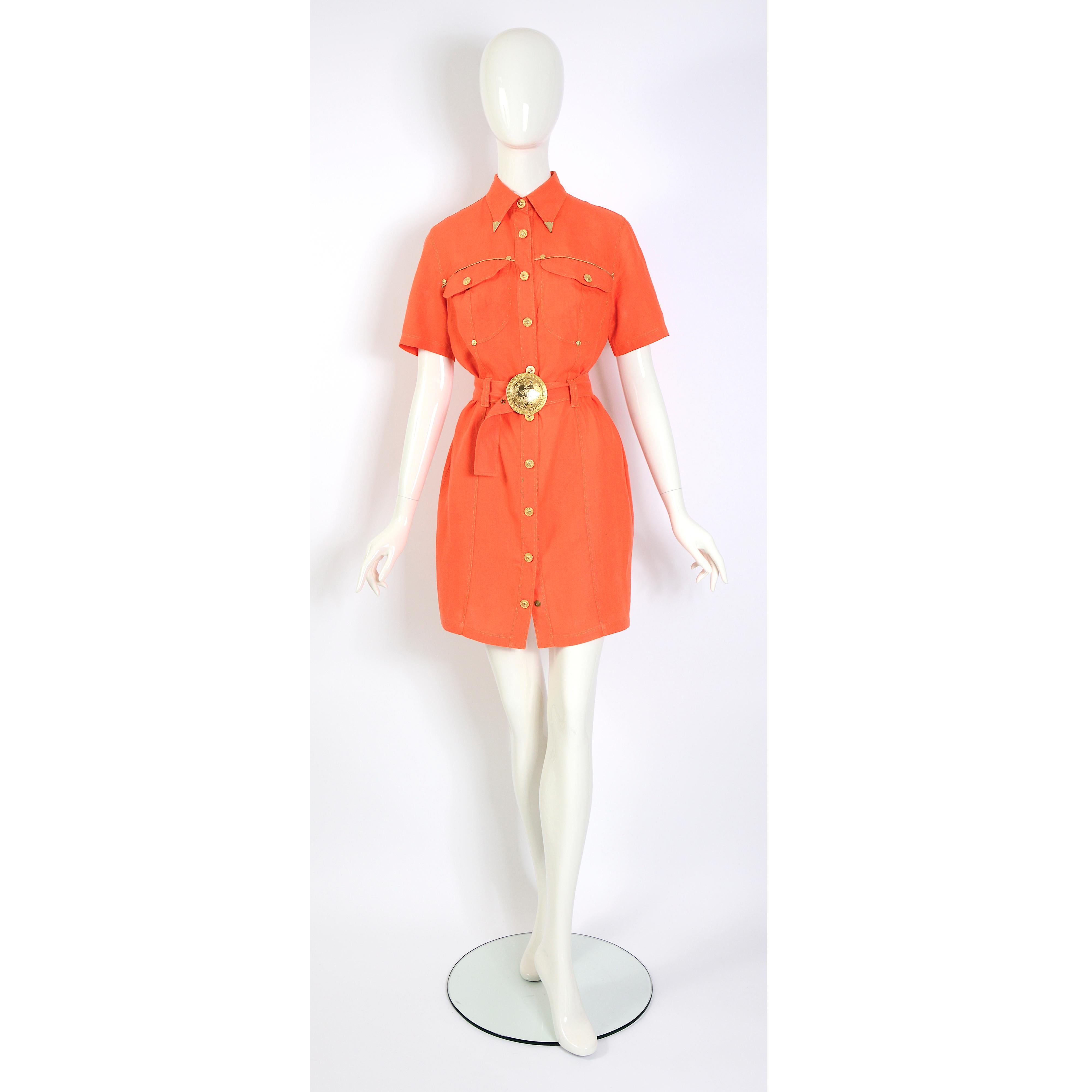 Mini robe vintage assortie en coton orange à ceinture Gianni Versace « versus » (années 1990) en vente 4