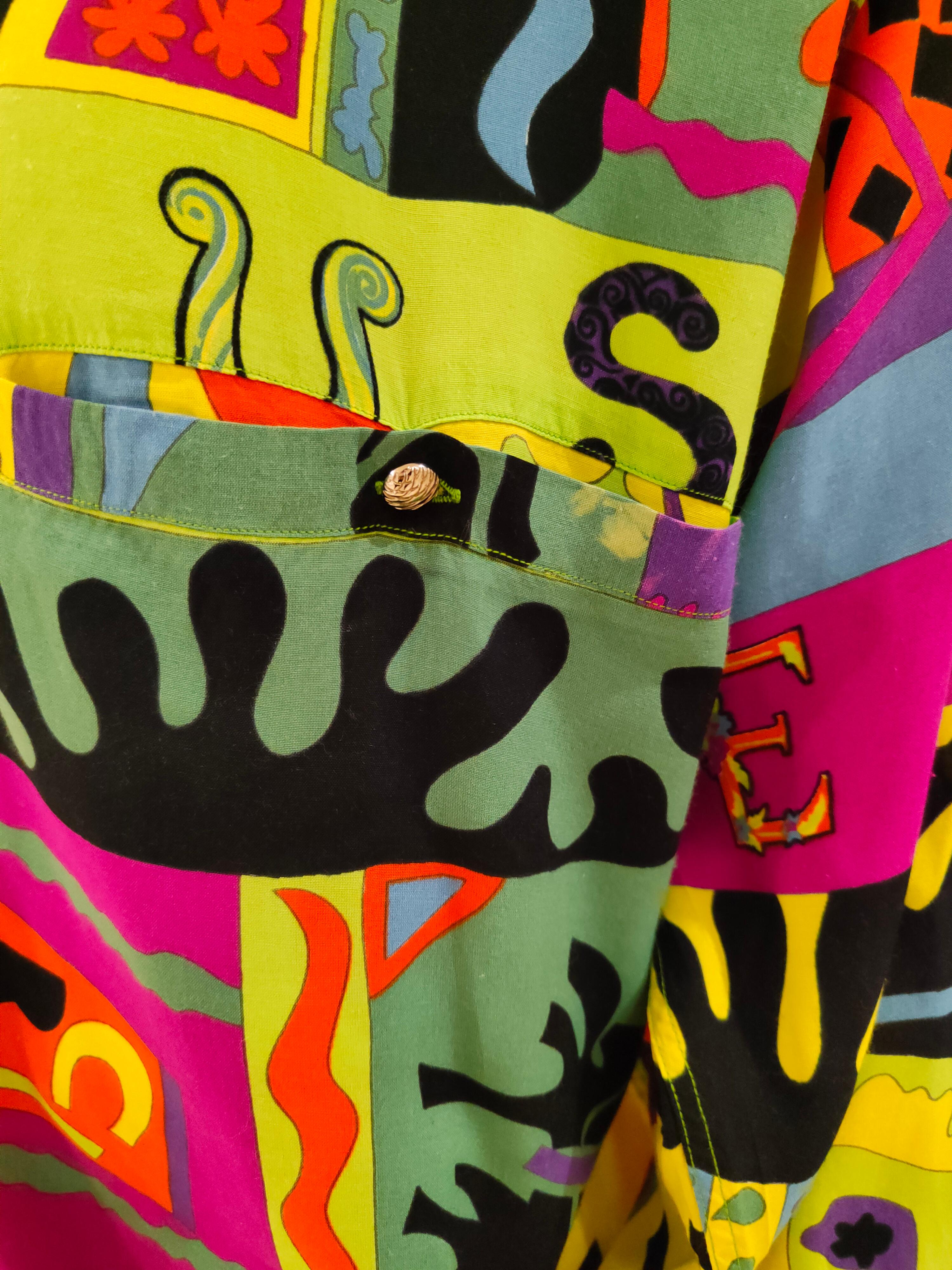 Gianni Versace Versus multicoloured shirt
Size 48